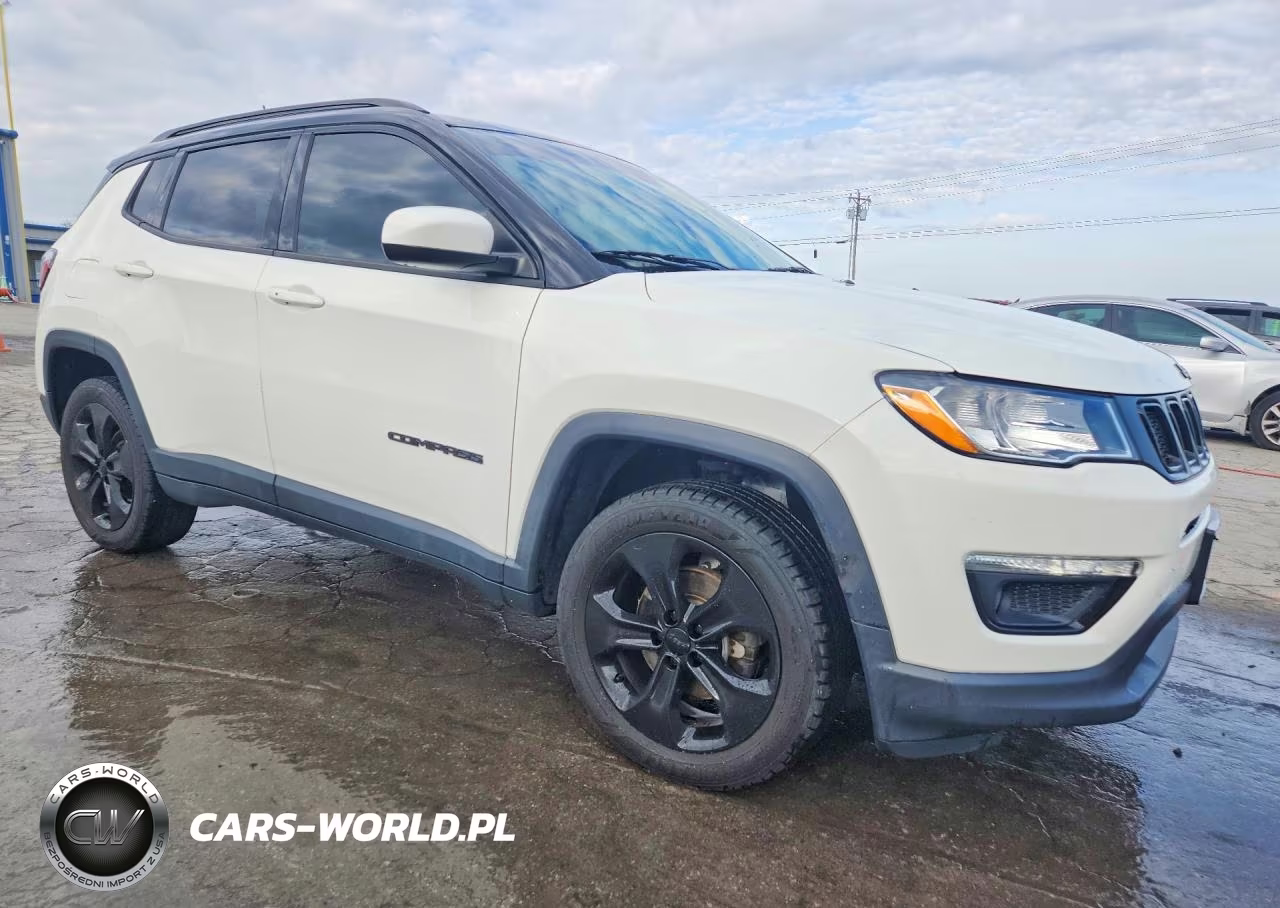 2019 Jeep Compass Latitude VIN:3C4NJDBB1KT741966 - 4
