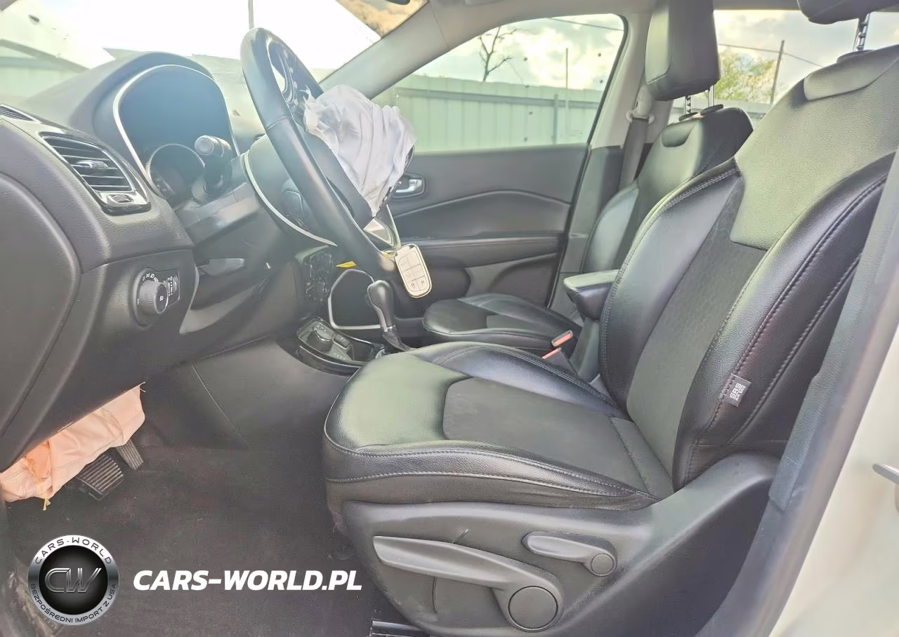 2019 Jeep Compass Latitude VIN:3C4NJDBB1KT741966 - 7