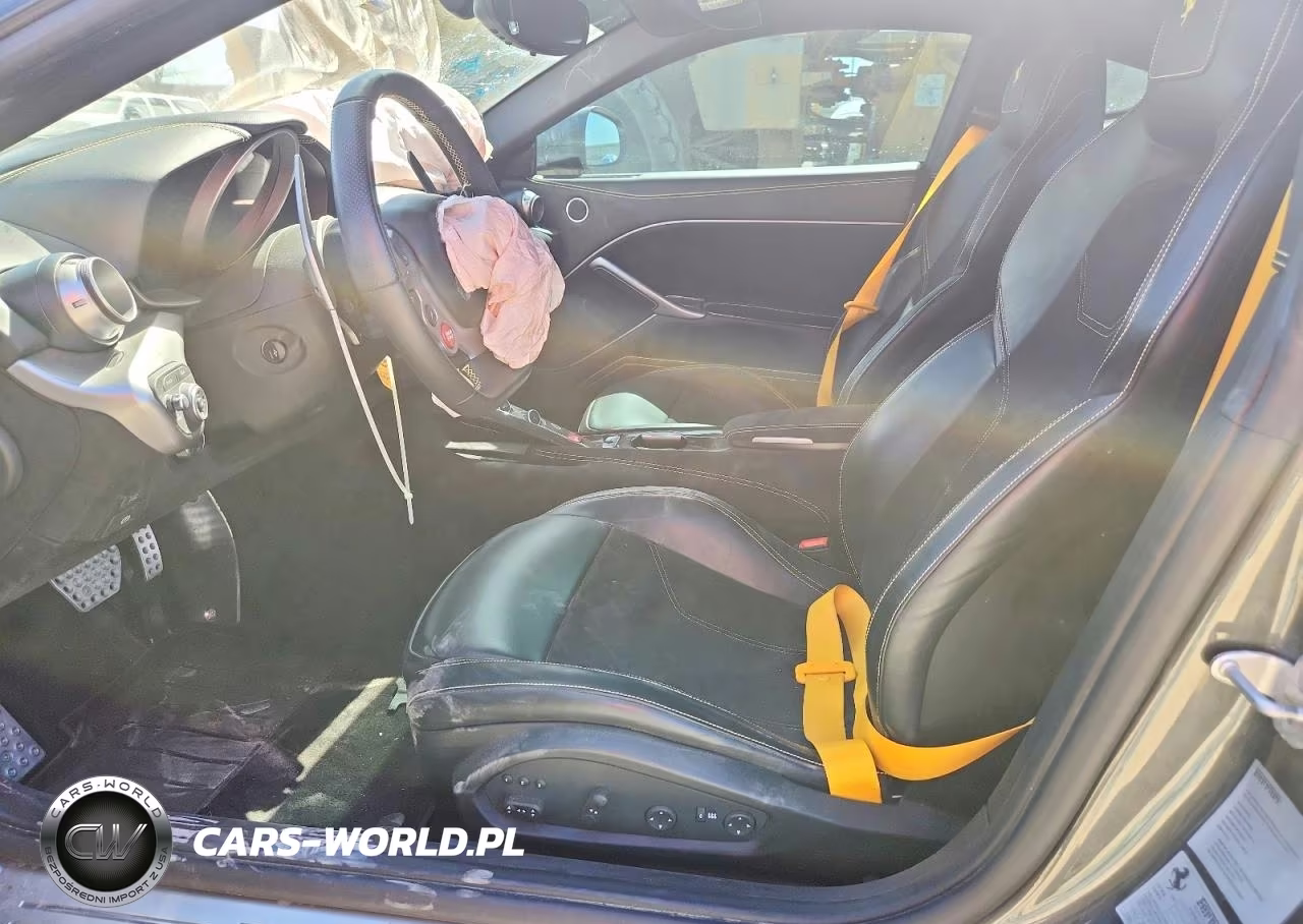 2016 Ferrari F12 Berlinetta VIN:ZFF74UFA3G0212798 - 7