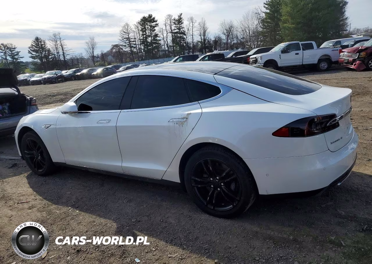 2015 Tesla Model S VIN:5YJSA1E27FF104176 - 2