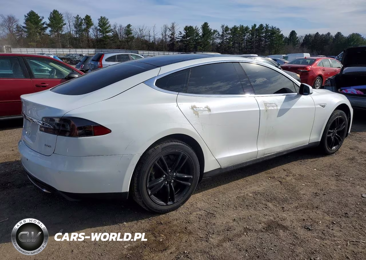 2015 Tesla Model S VIN:5YJSA1E27FF104176 - 3