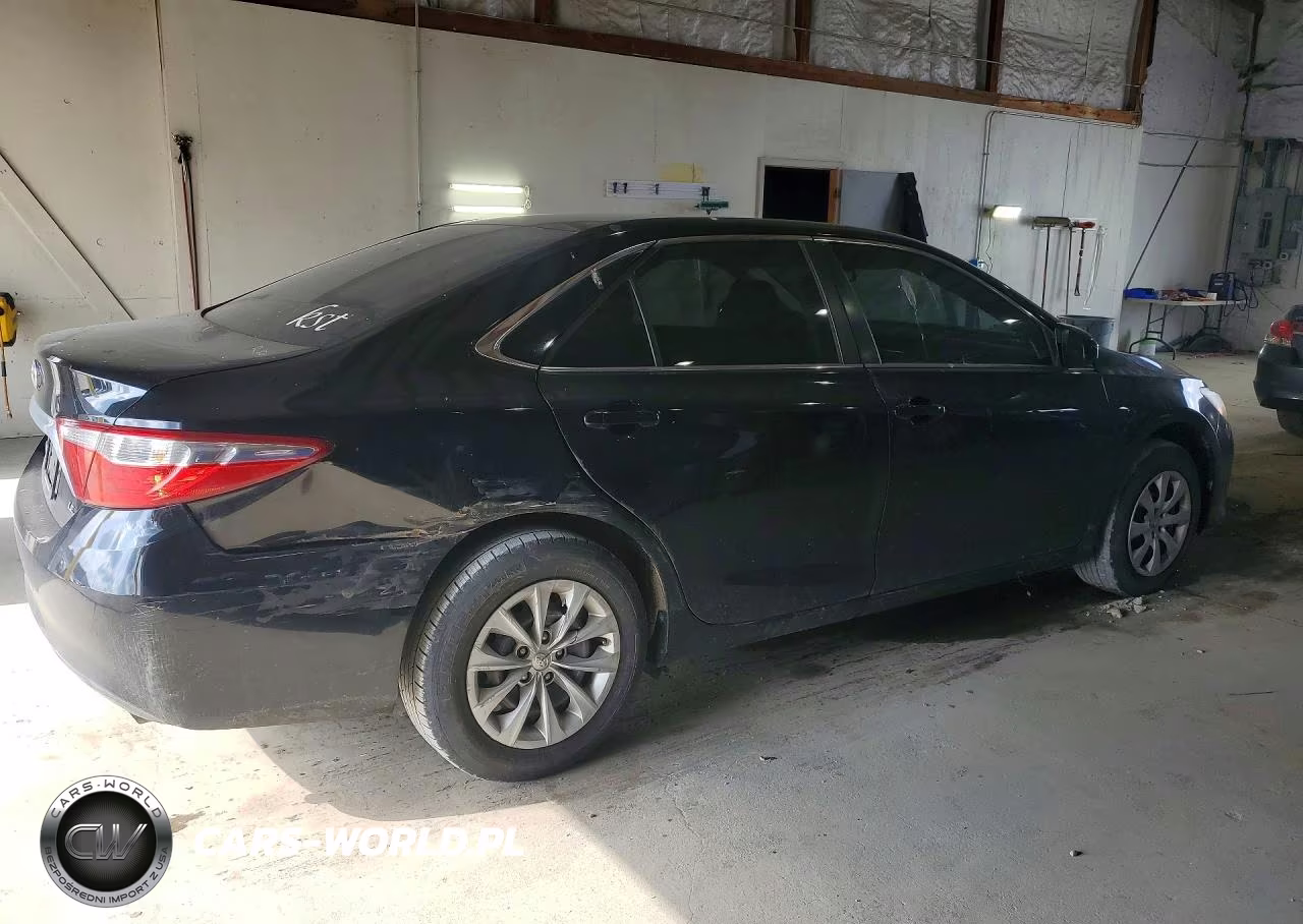 2016 Toyota Camry Le VIN:4T4BF1FK0GR582255 - 3