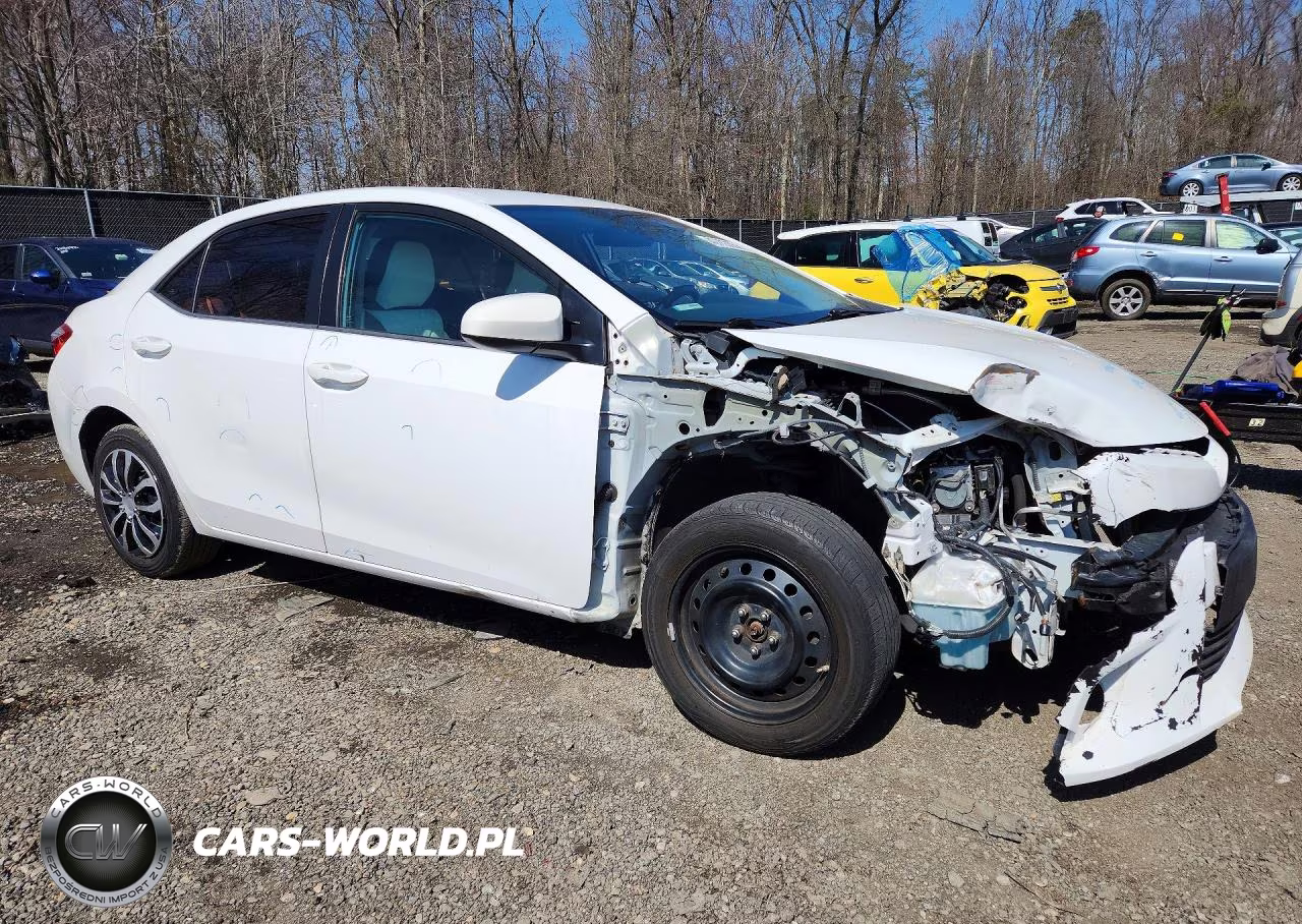 2015 Toyota Corolla Le VIN:2T1BURHE3FC454646 - 4