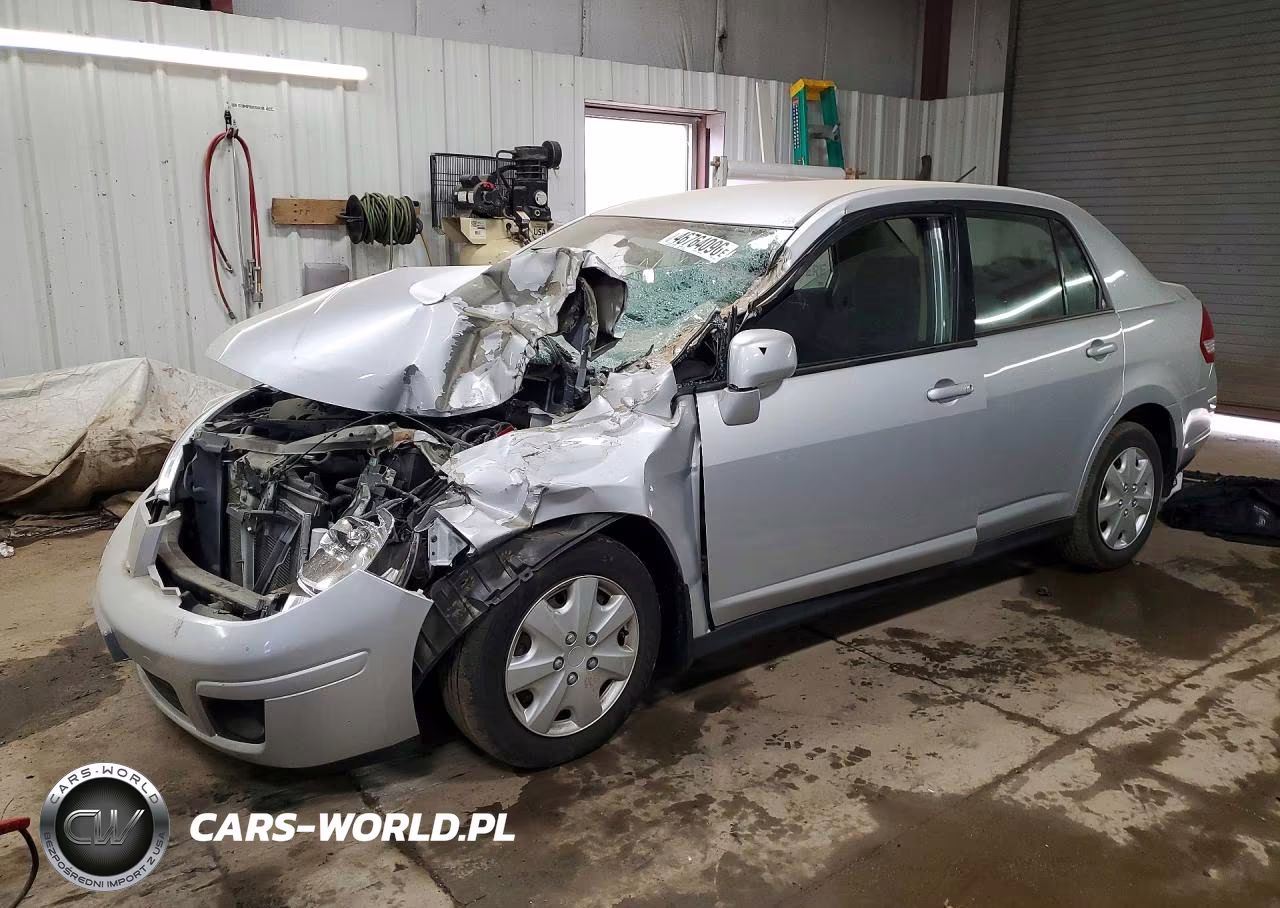 2011 Nissan Versa 1.8 S