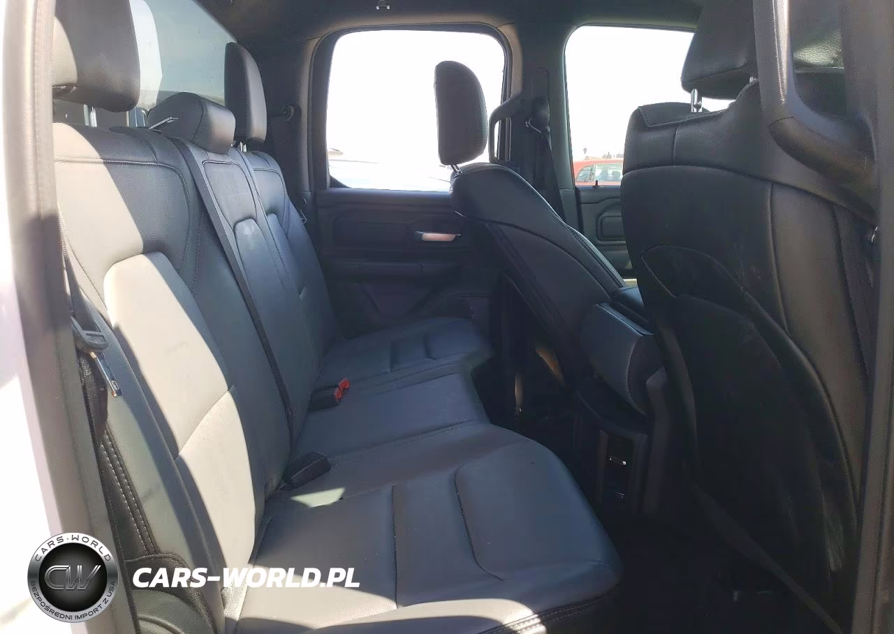 2025 Ram 1500 Tradesman VIN:1C6SRECGXSN569875 - 10