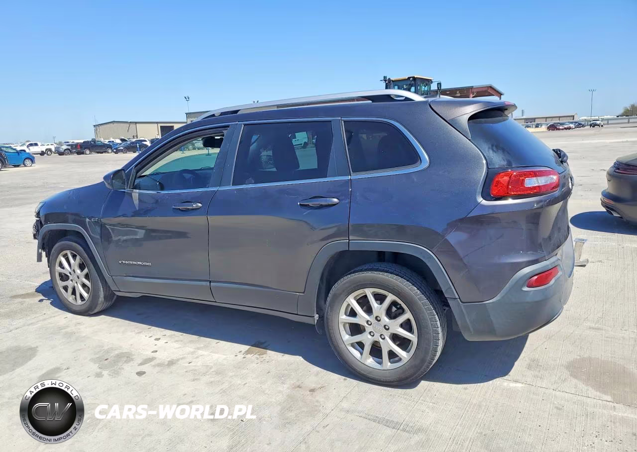 2016 Jeep Cherokee Latitude VIN:1C4PJLCBXGW146438 - 2
