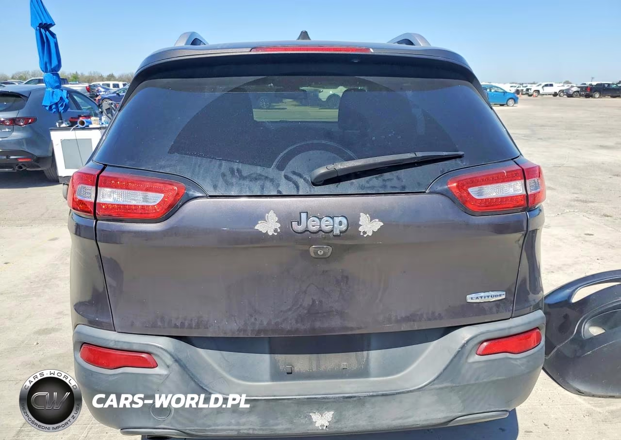 2016 Jeep Cherokee Latitude VIN:1C4PJLCBXGW146438 - 6