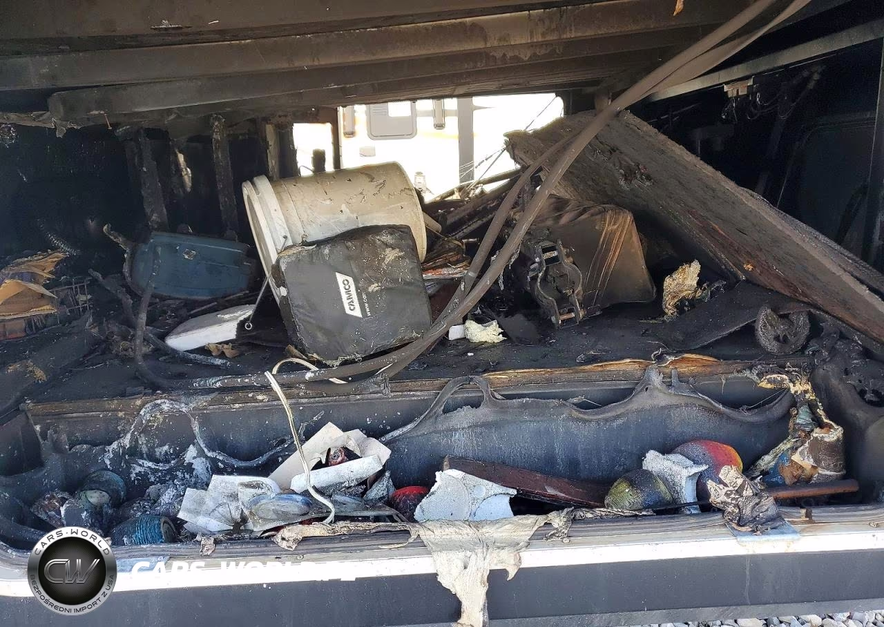 2018 Grand Design Reflection Camper VIN:573FR3628J3314076 - 8