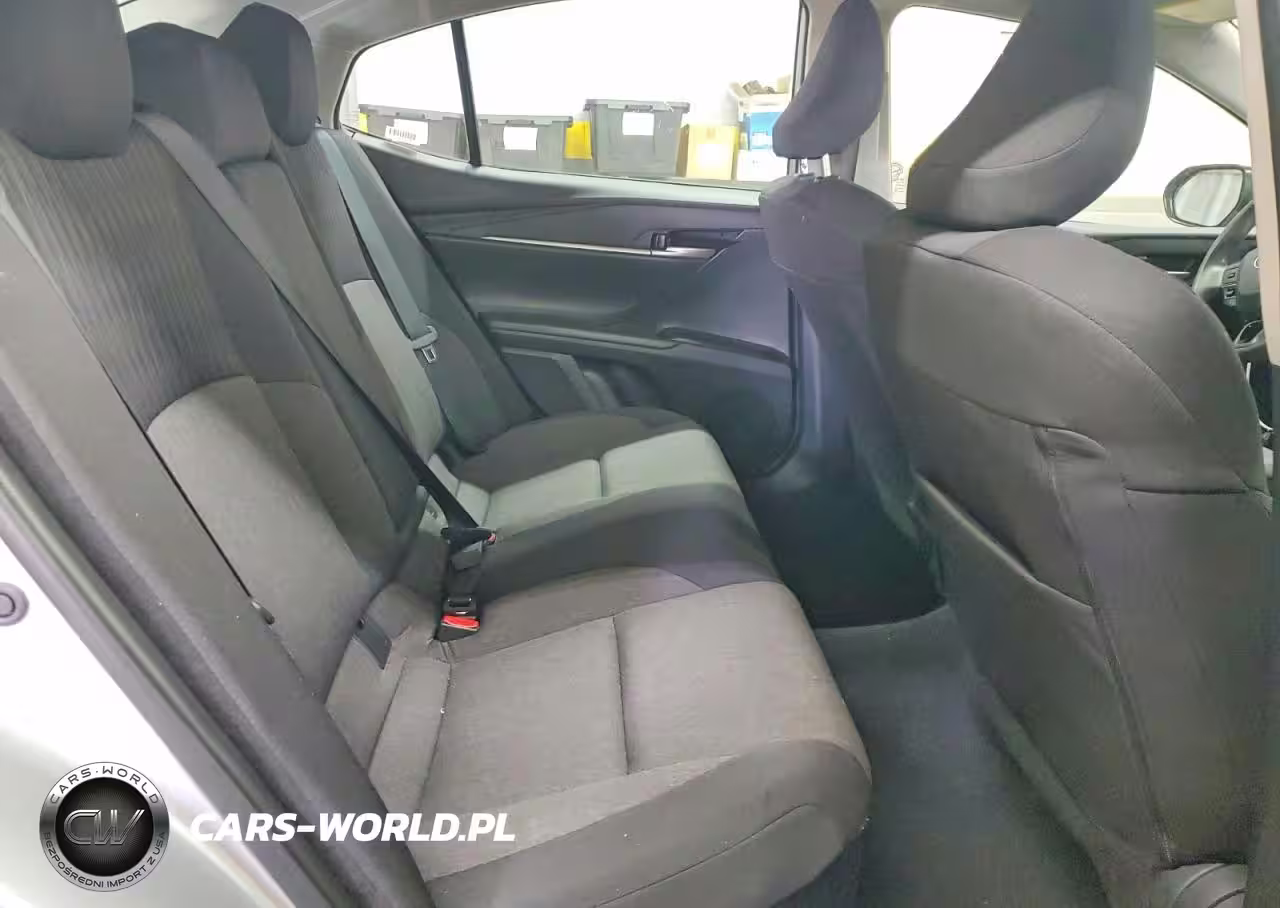 2025 Toyota Camry Le VIN:4T1DAACK8SU052887 - 10