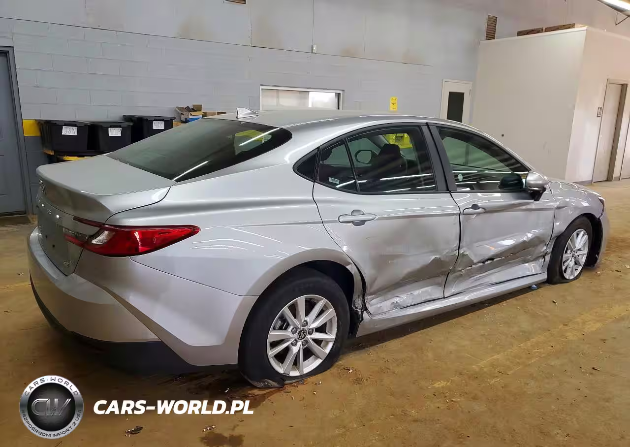 2025 Toyota Camry Le VIN:4T1DAACK8SU052887 - 3