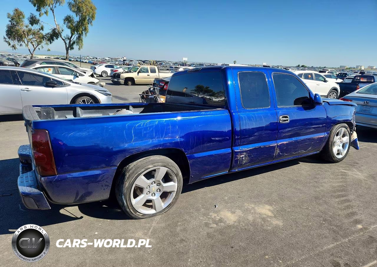 2003 Chevrolet Silverado C1500 VIN:2GCEC19V331114889 - 3