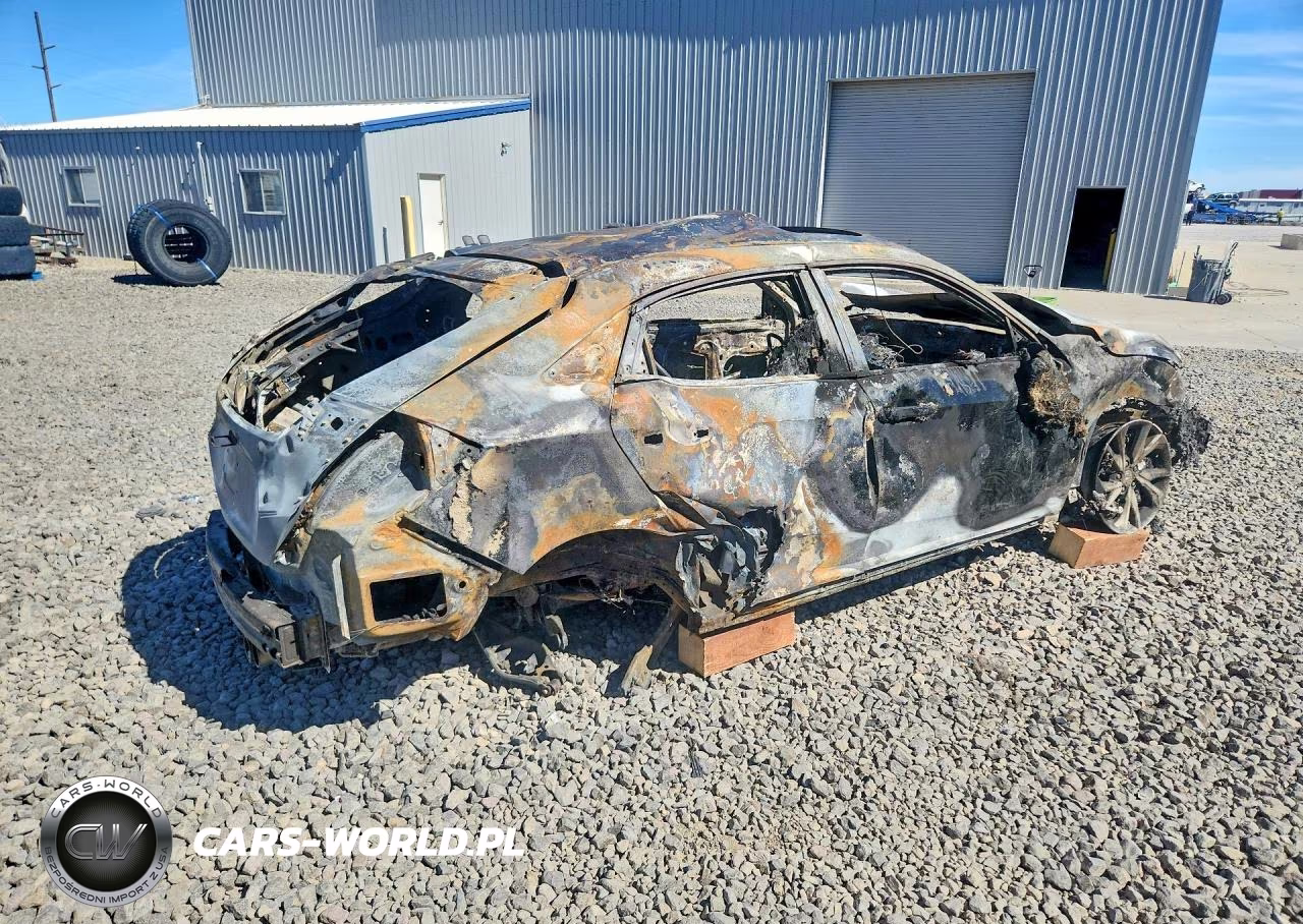 2018 Honda Civic Sport Touring VIN:SHHFK7H90JU406328 - 3