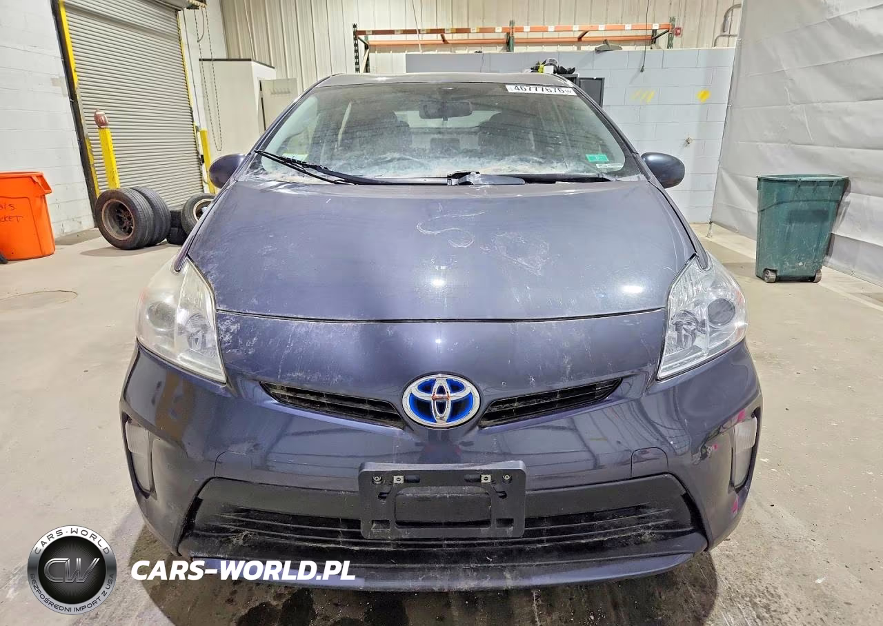 2014 Toyota Prius Two VIN:JTDKN3DU0E0359686 - 5