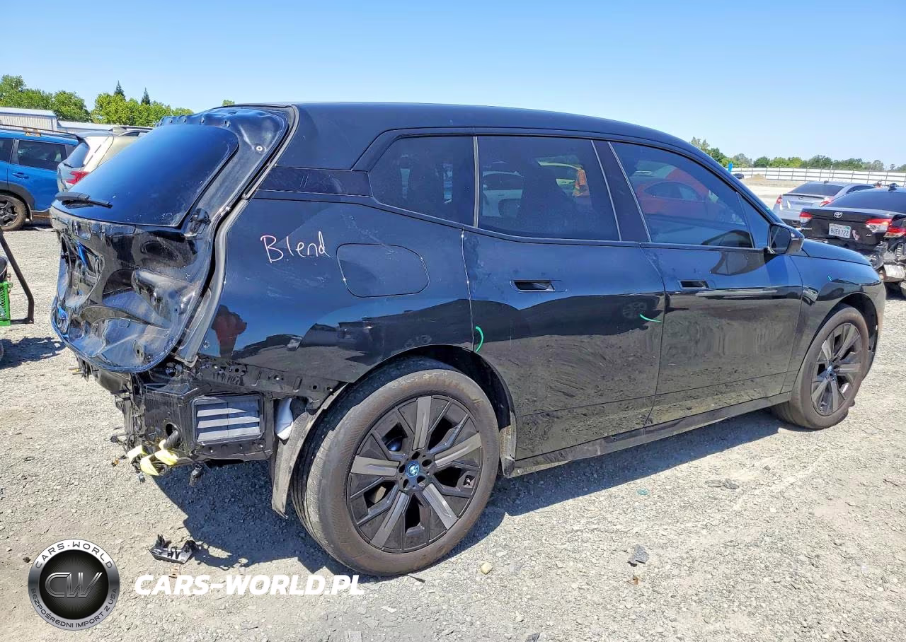 2025 BMW Ix xDrive50 VIN:WB523CF06SCS46198 - 3