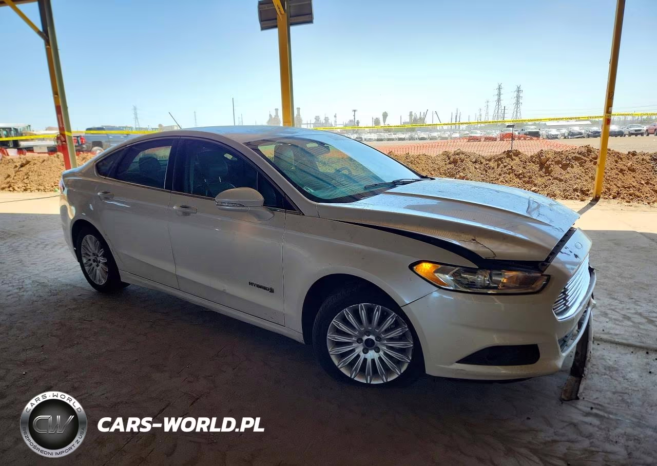 2015 Ford Fusion Se Hybrid VIN:3FA6P0LUXFR128555 - 4
