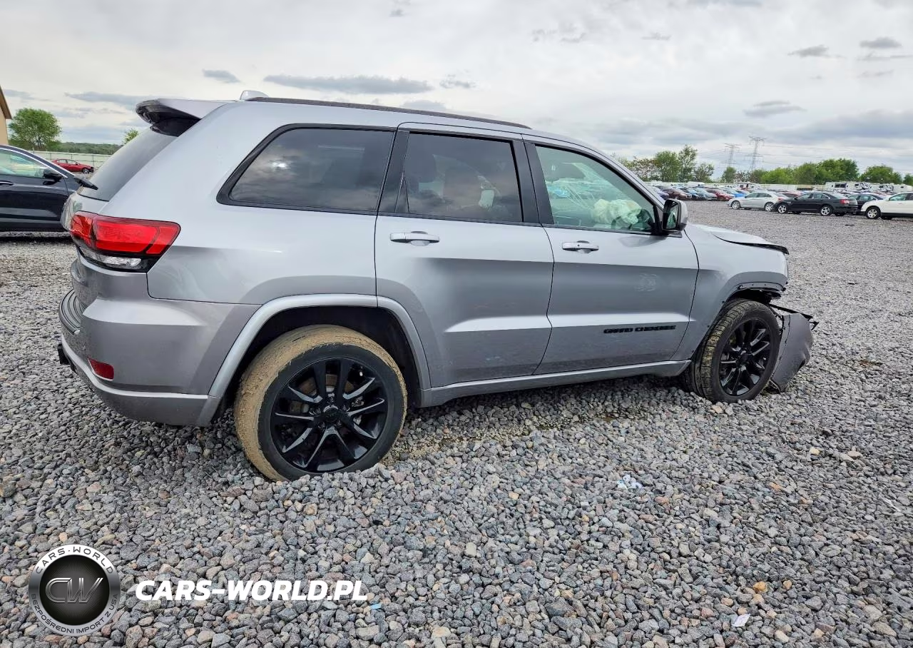 2021 Jeep Grand Cherokee Laredo VIN:1C4RJFAG8MC655269 - 3