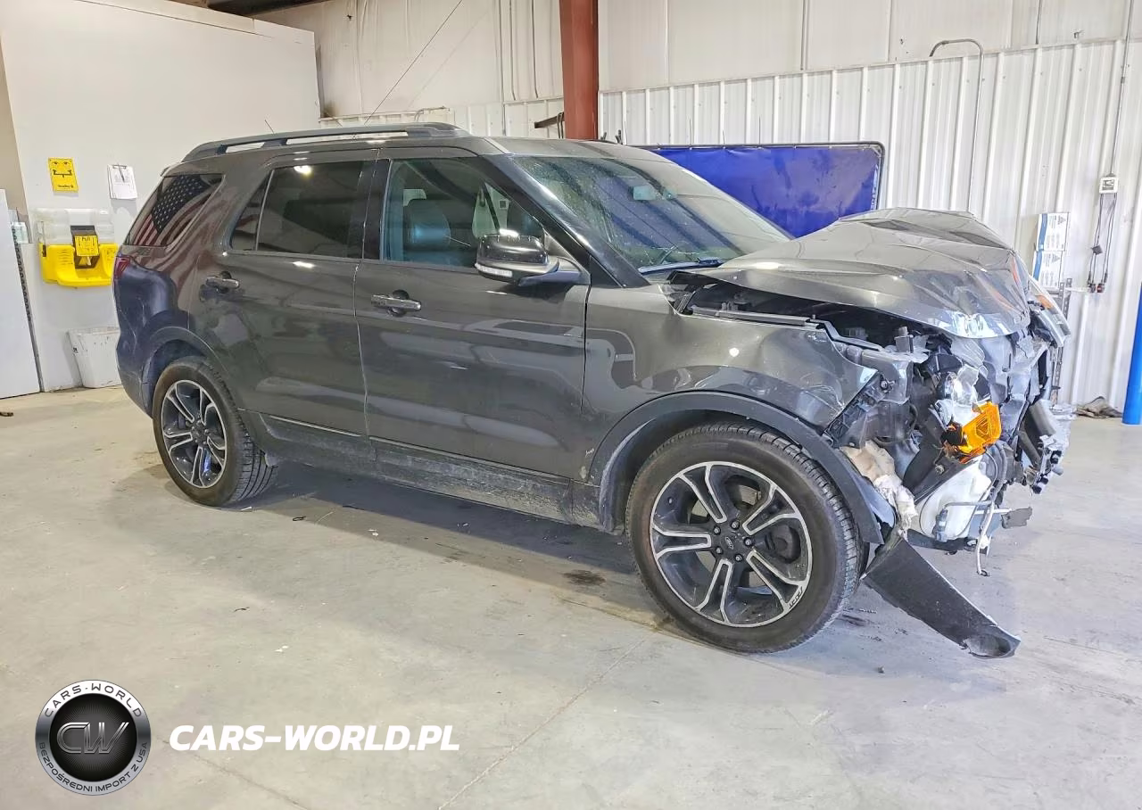 2015 Ford Explorer Sport VIN:1FM5K8GT8FGC50144 - 4