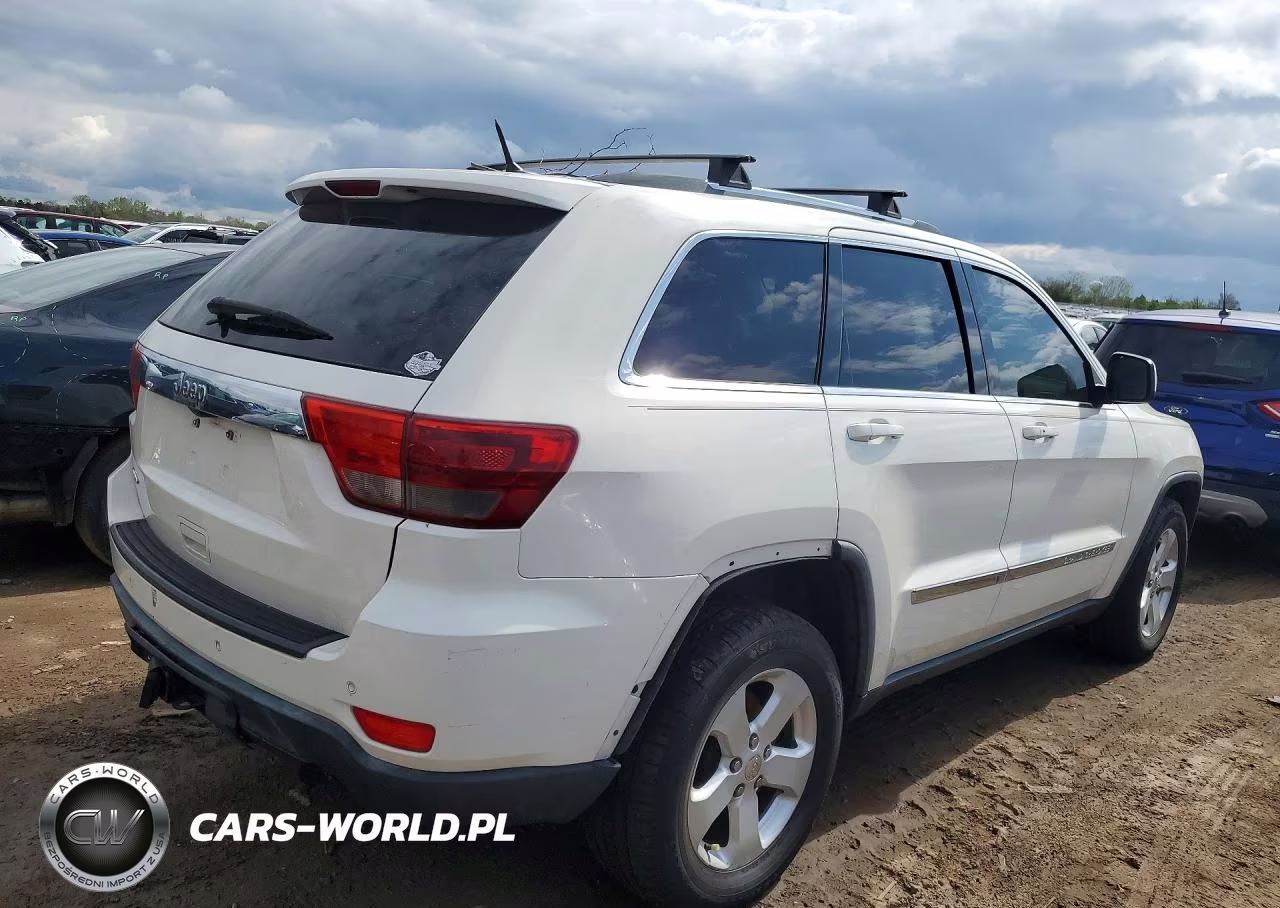 2011 Jeep Grand Cherokee Laredo VIN:1J4RS4GG2BC513452 - 3
