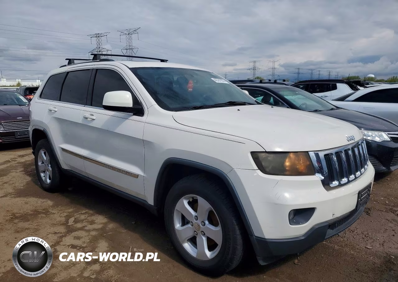 2011 Jeep Grand Cherokee Laredo VIN:1J4RS4GG2BC513452 - 4