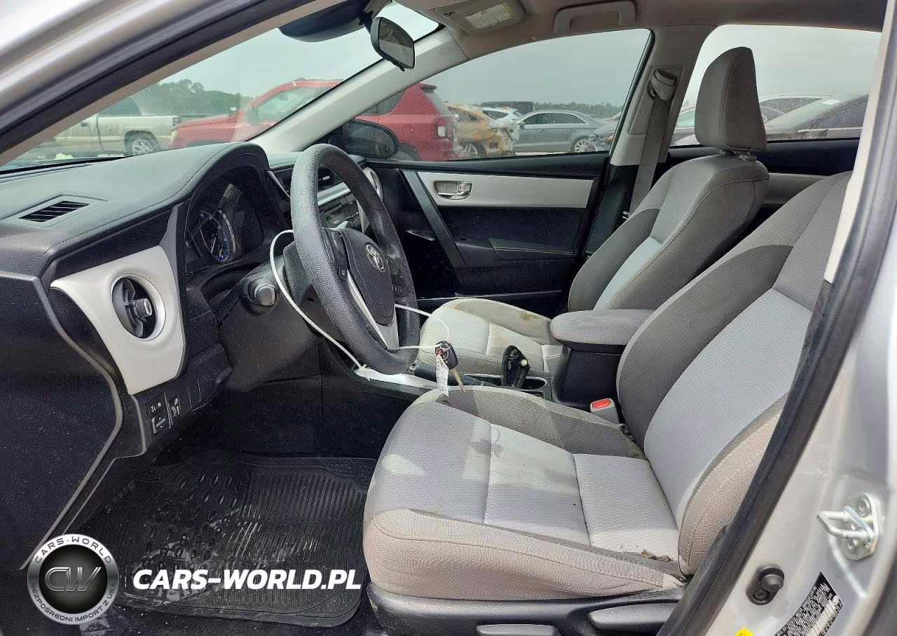 2017 Toyota Corolla Le VIN:5YFBURHE1HP665833 - 7