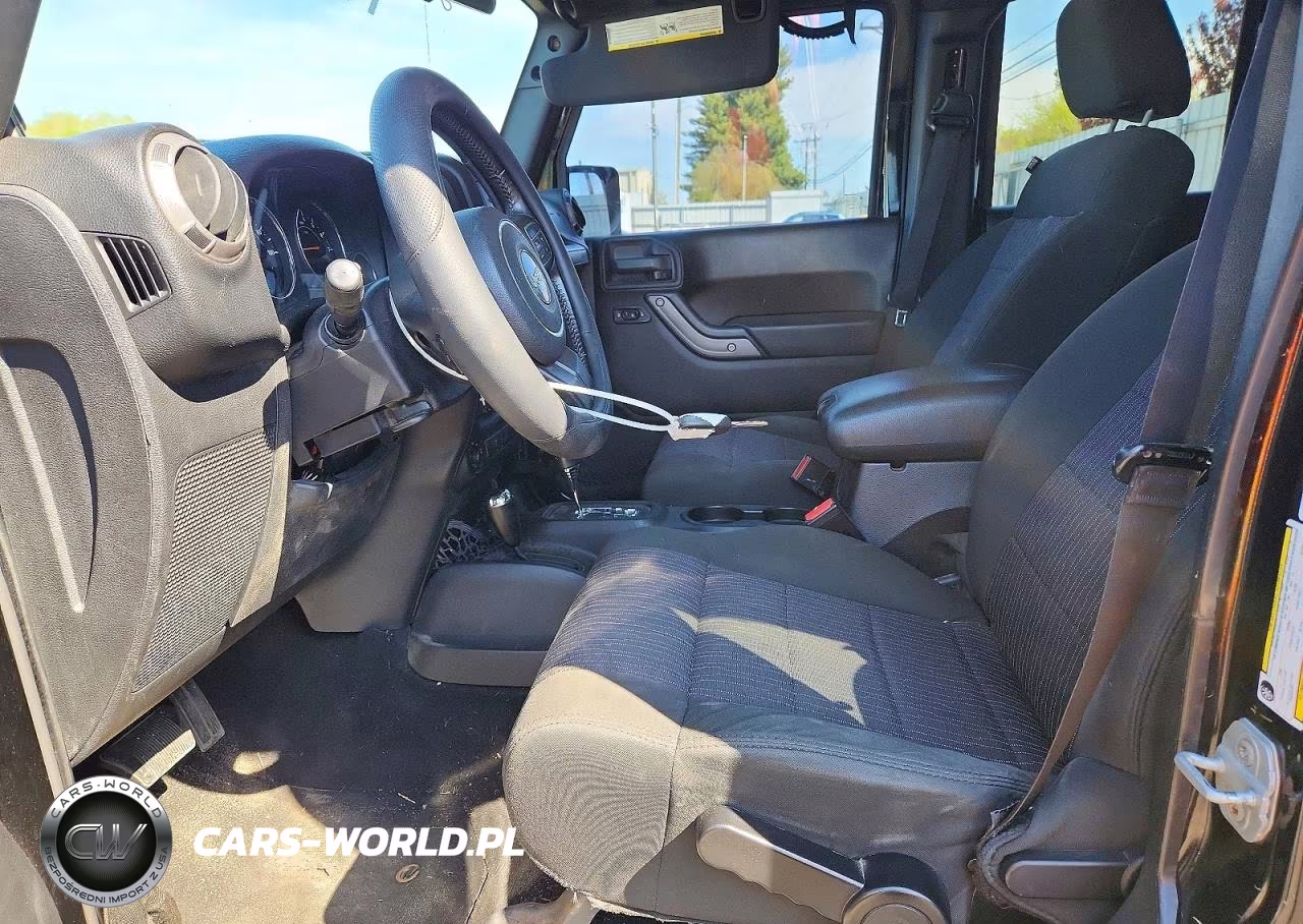 2012 Jeep Wrangler Unlimited Sport VIN:1C4HJWDGXCL203703 - 7