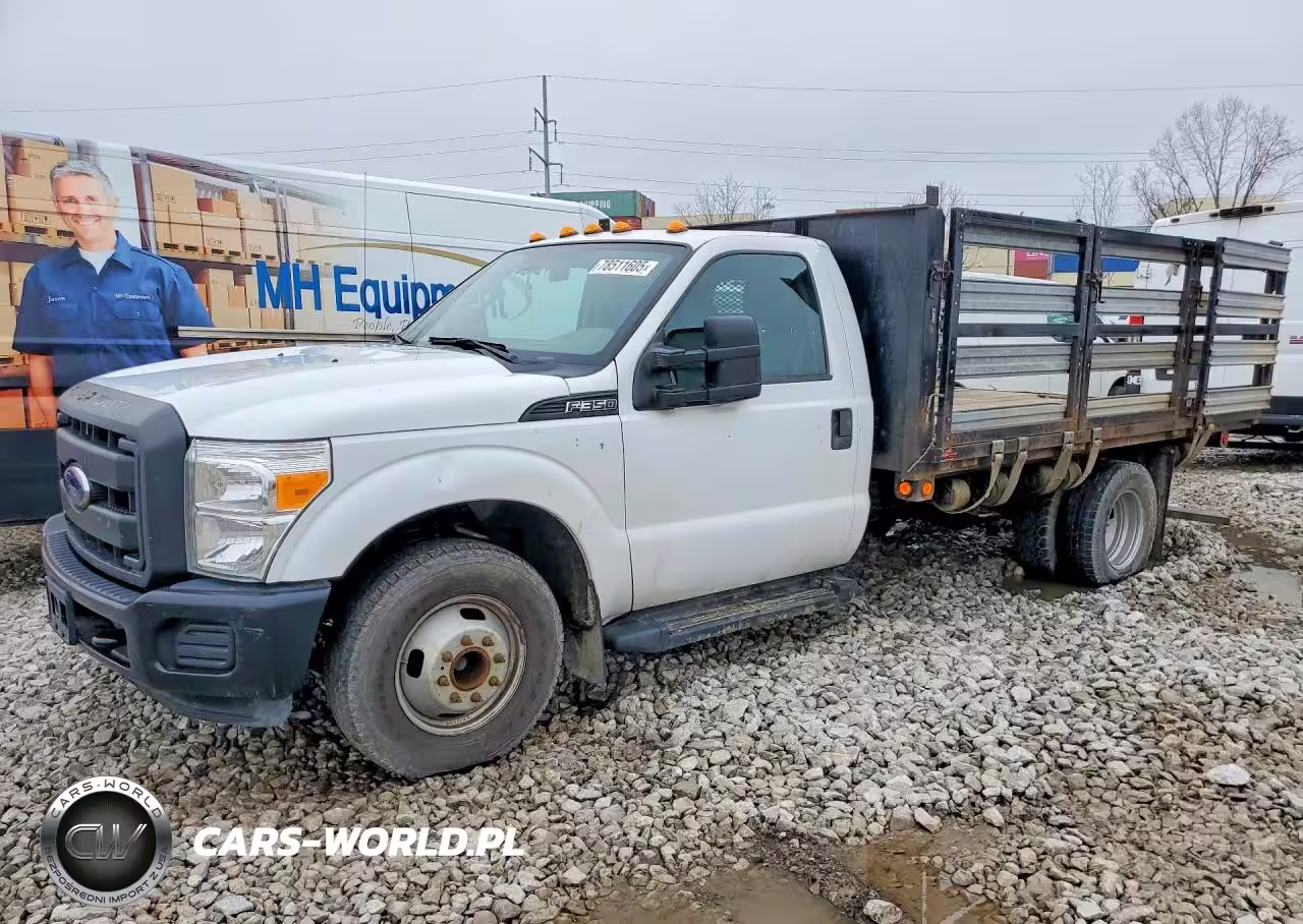 2013 Ford F350 Super Duty Flatbed Truck