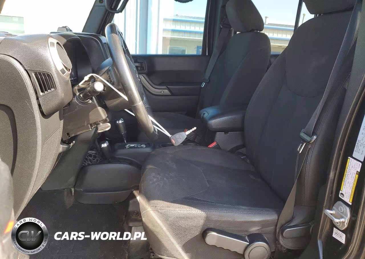 2015 Jeep Wrangler Unlimited Sport VIN:1C4BJWDG1FL770361 - 7
