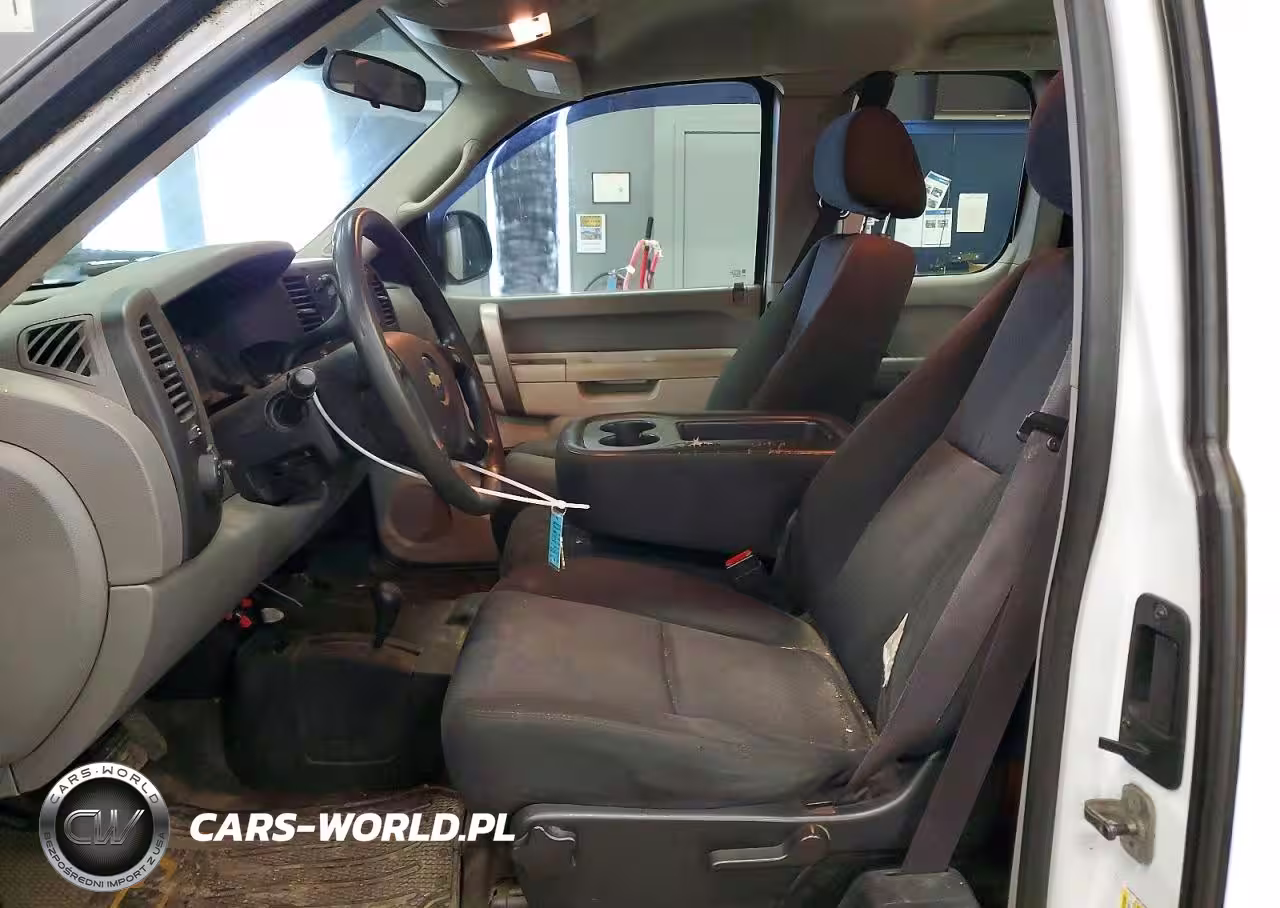 2011 Chev Silverado VIN:1GCRKPE38BZ306455 - 7
