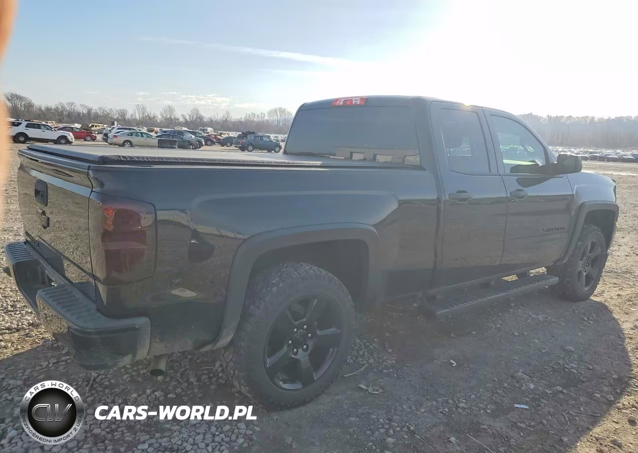 2017 Chevrolet Silverado K1500 Custom VIN:1GCVKPEC7HZ394132 - 3