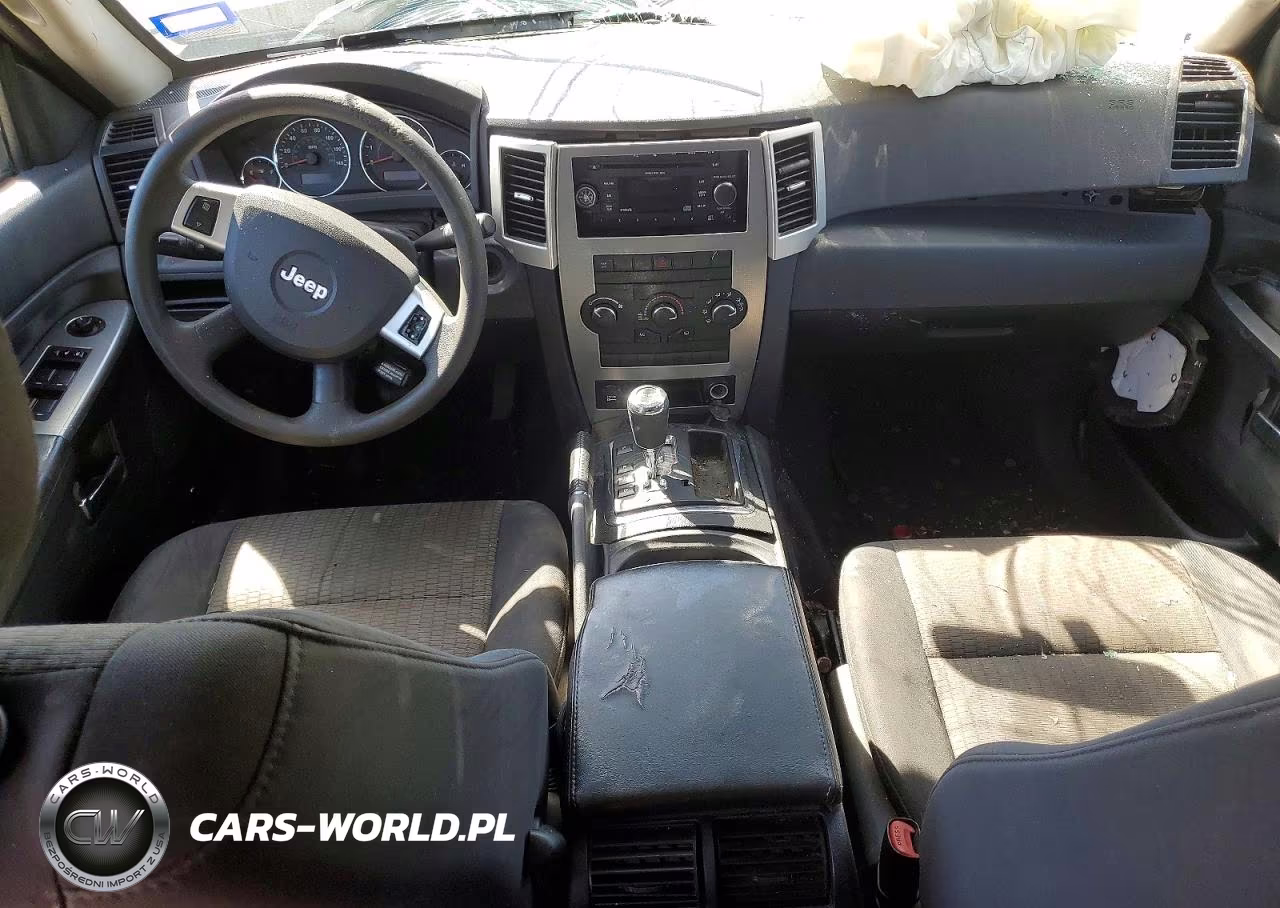 2010 Jeep Grand Cherokee Laredo VIN:1J4PS4GK2AC111859 - 8