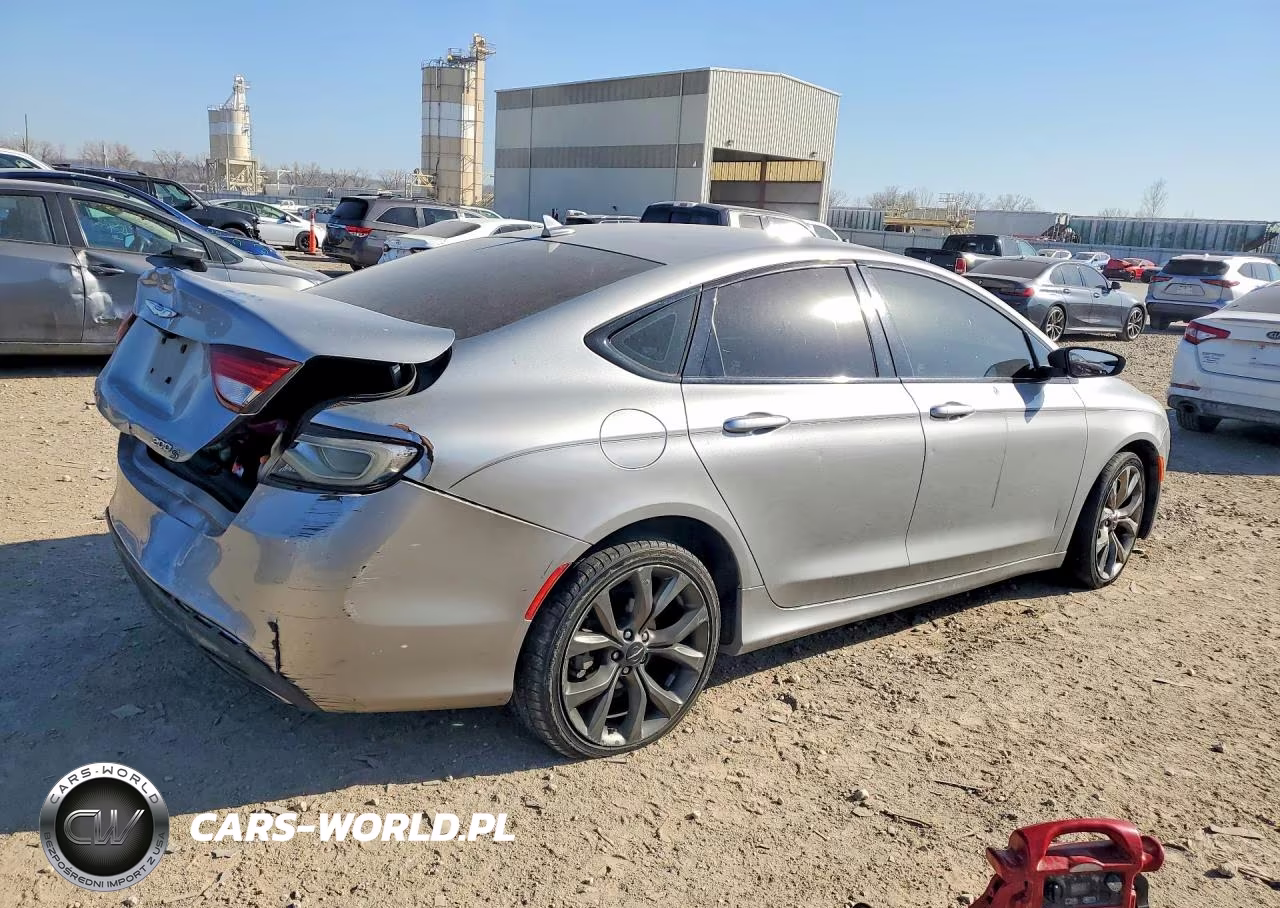 2015 Chrysler 200 S VIN:1C3CCCDG0FN624135 - 3