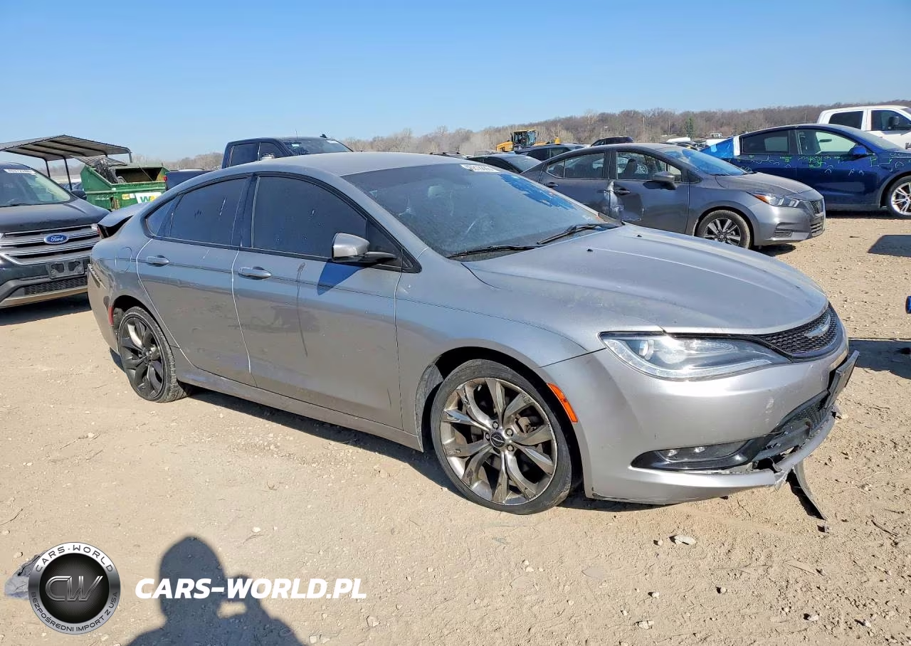 2015 Chrysler 200 S VIN:1C3CCCDG0FN624135 - 4