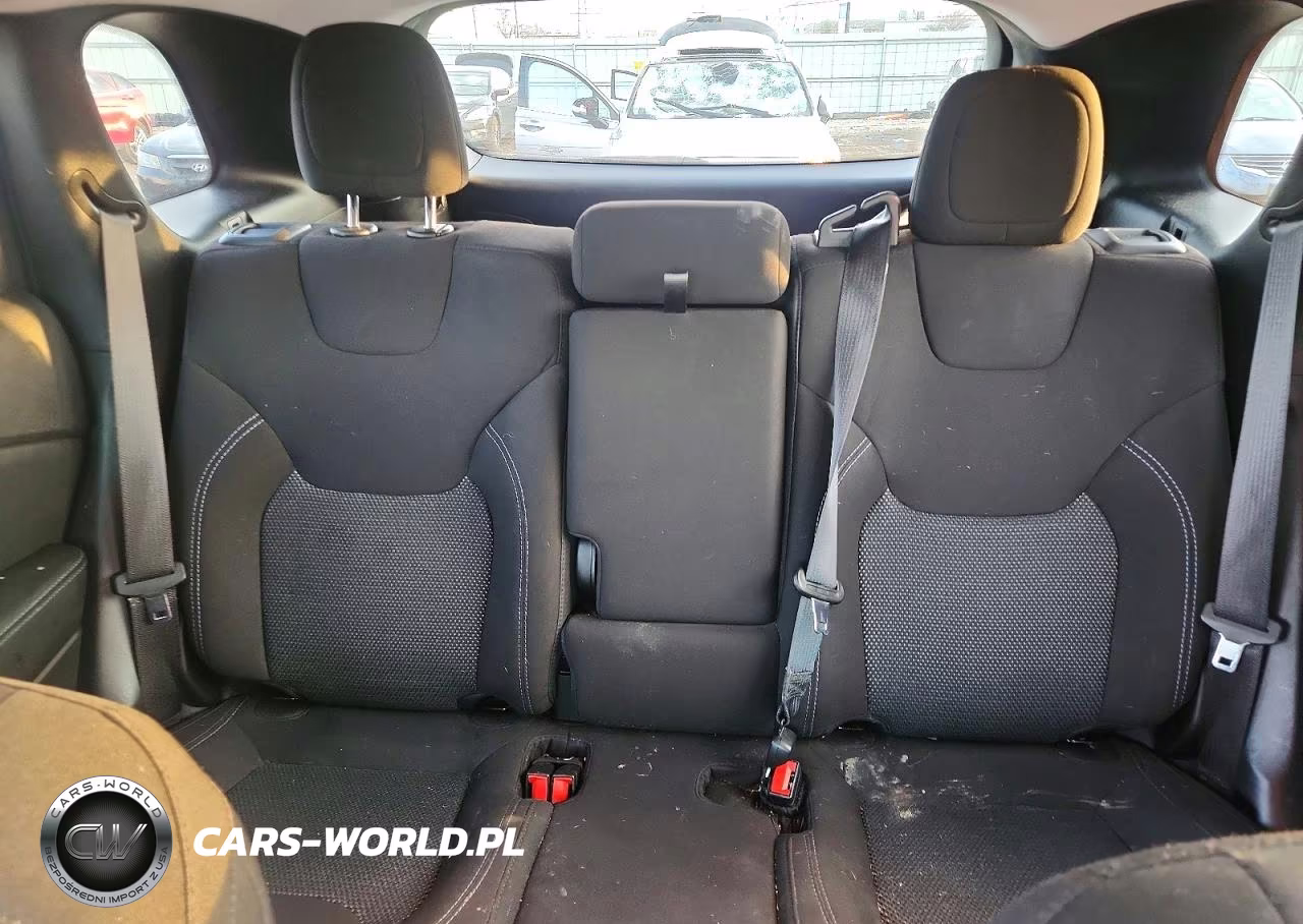 2021 Jeep Cherokee Latitude VIN:1C4PJLCB2MD156212 - 10