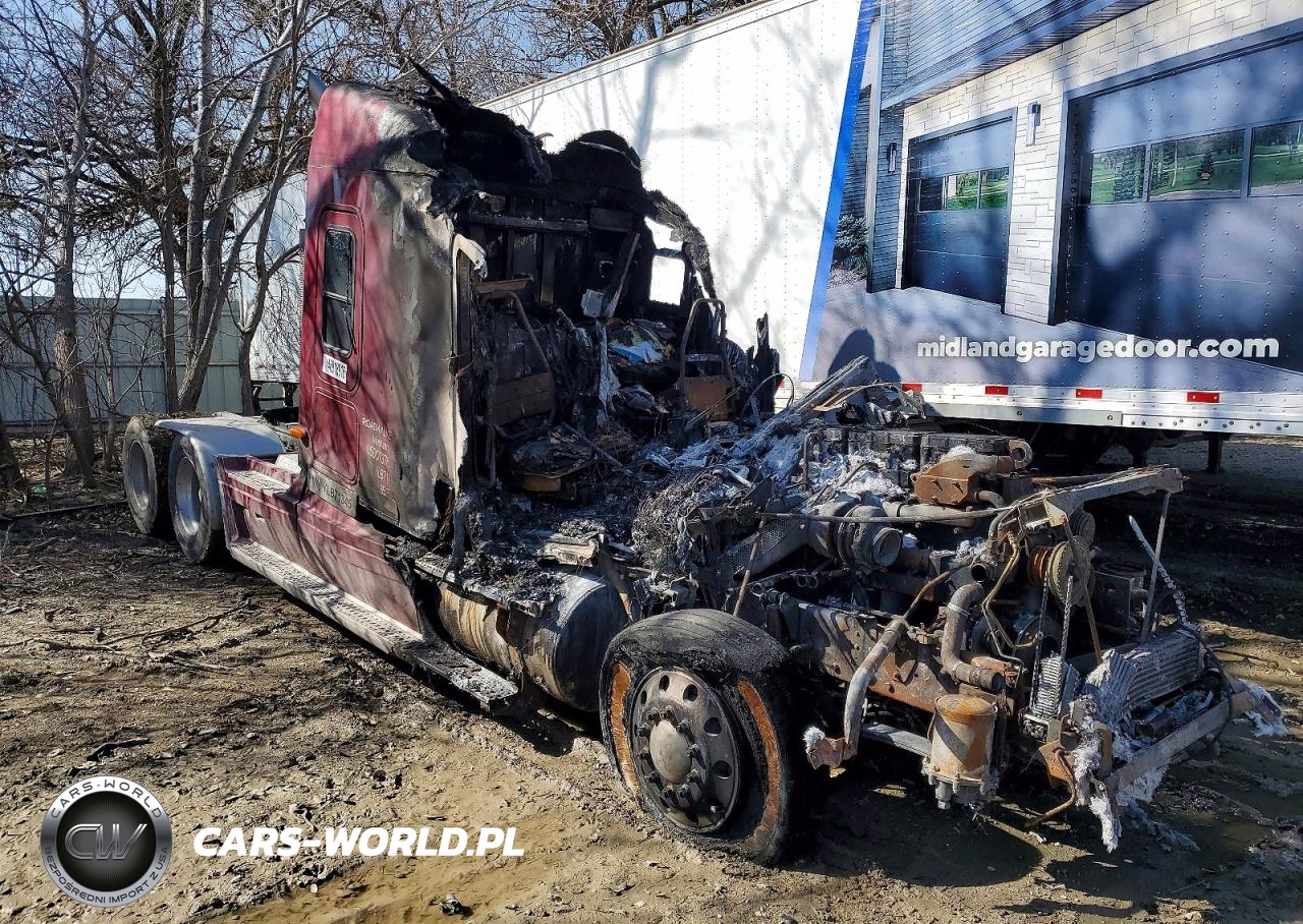 2000 Freightliner Cc Conventional Semi Truck