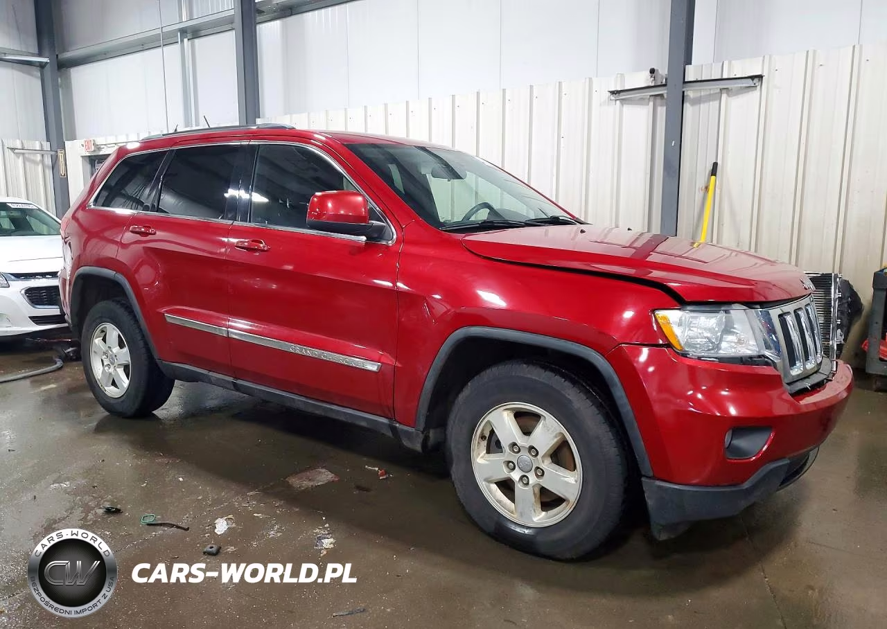 2011 Jeep Grand Cherokee Laredo VIN:1J4RR4GG5BC582230 - 4
