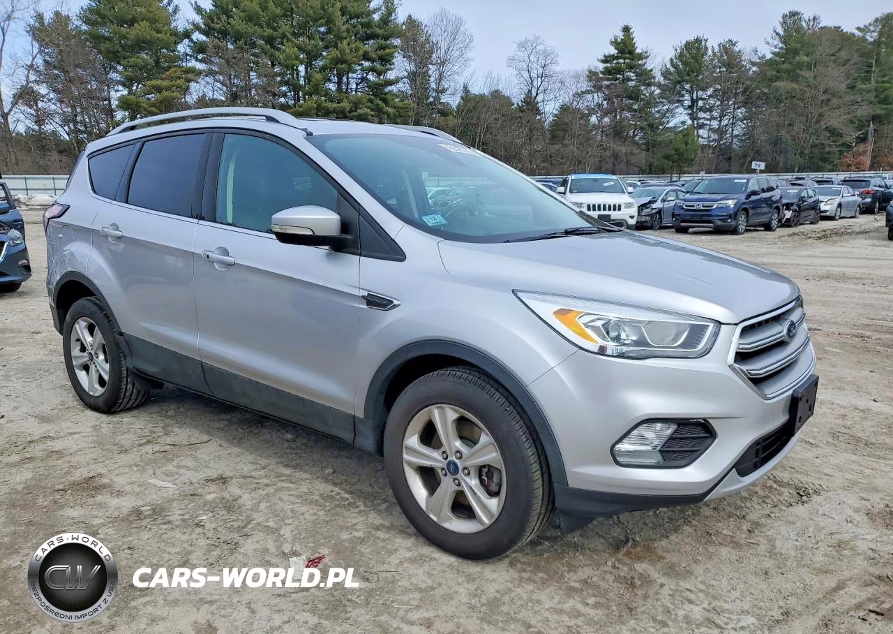 2017 Ford Escape Titanium VIN:1FMCU9J91HUE61453 - 4