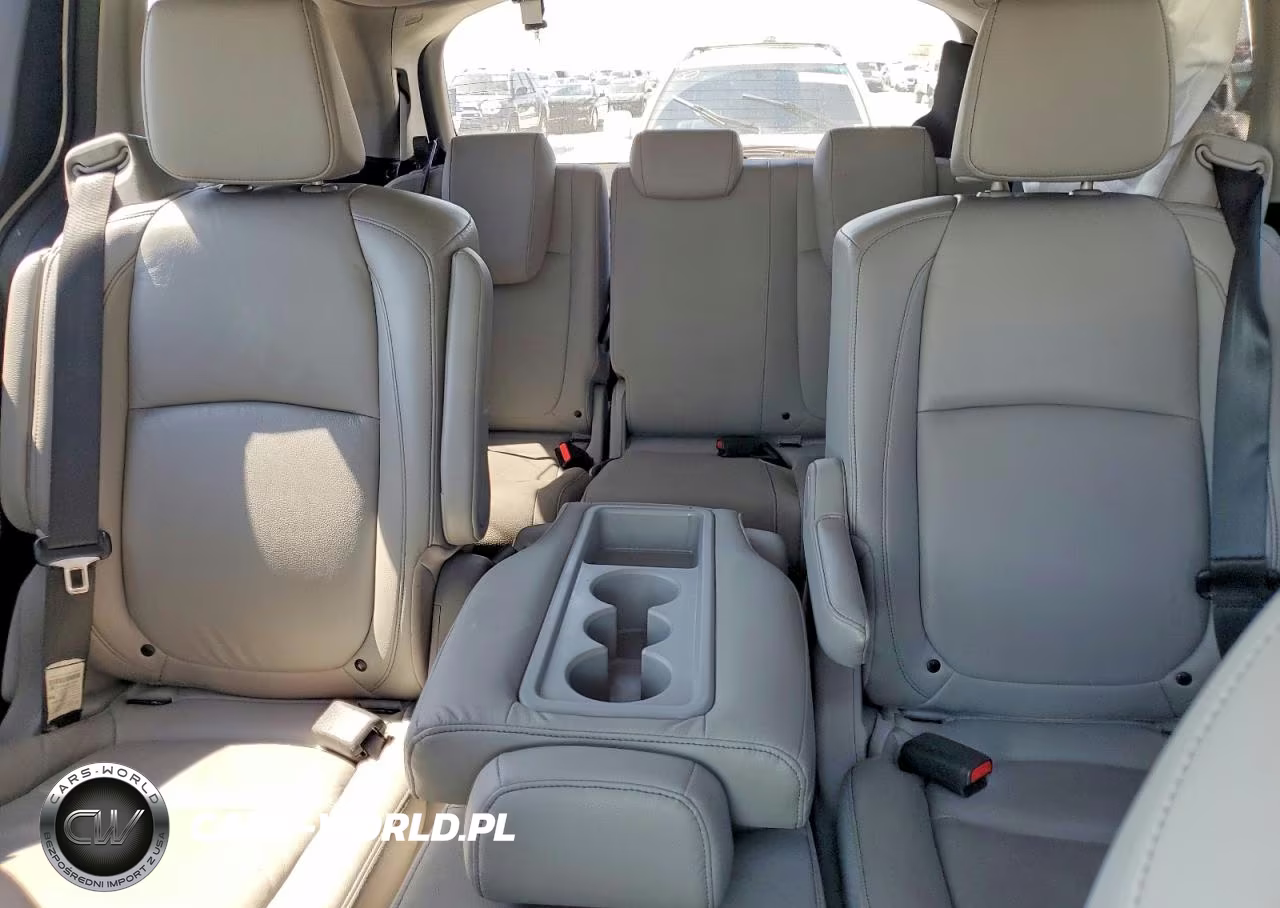 2023 Honda Odyssey Touring VIN:5FNRL6H86PB017490 - 10