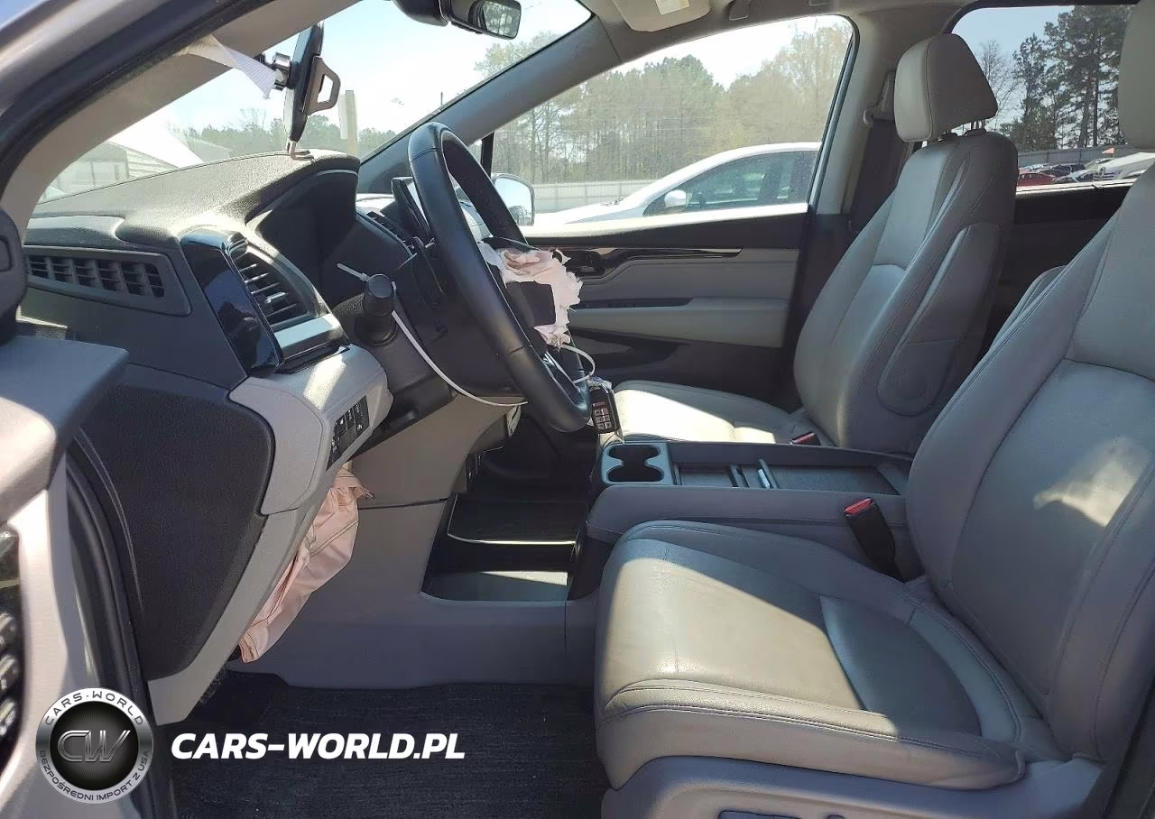 2023 Honda Odyssey Touring VIN:5FNRL6H86PB017490 - 7