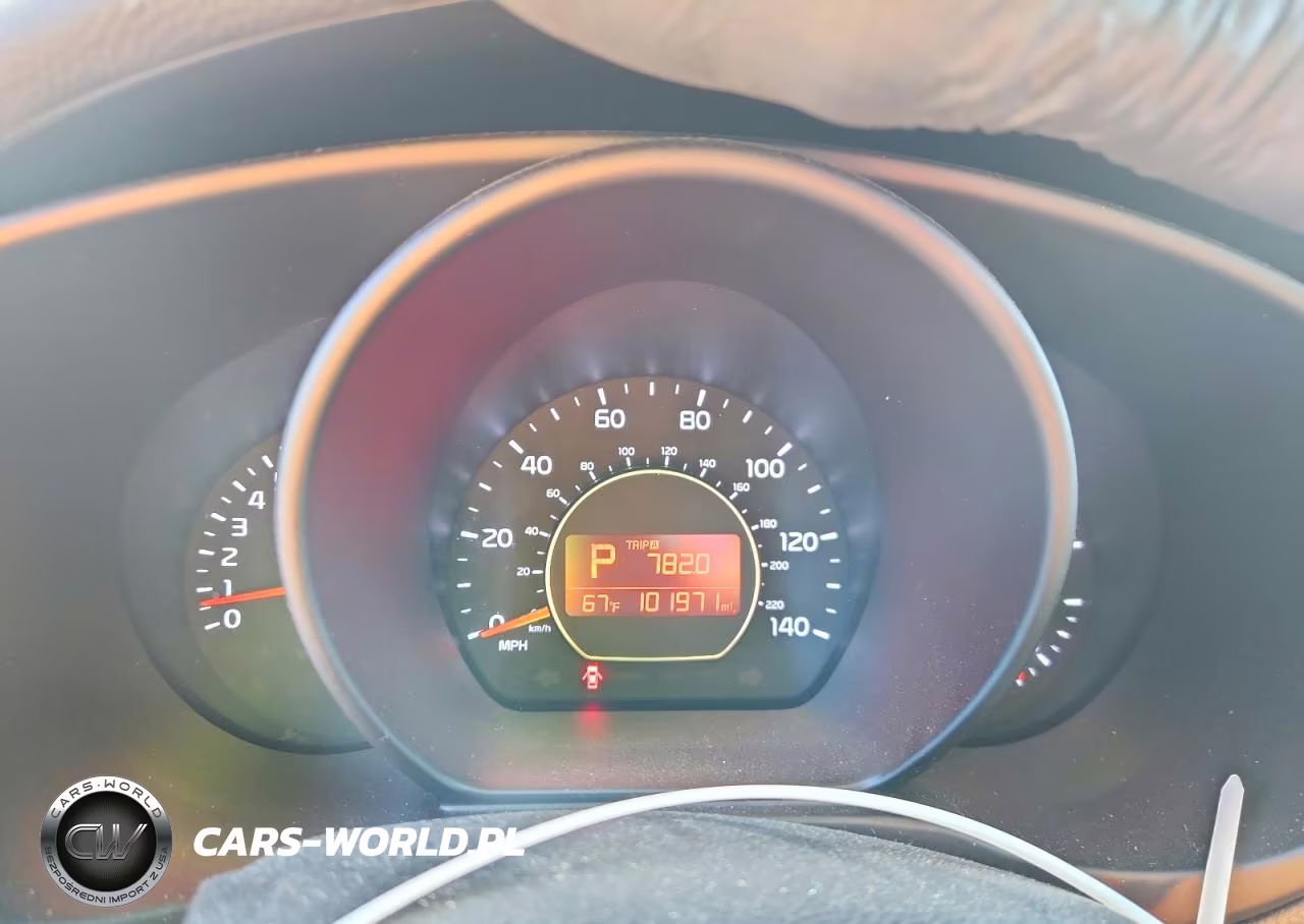 2018 Kia Soul + VIN:KNDJP3A55J7569107 - 9