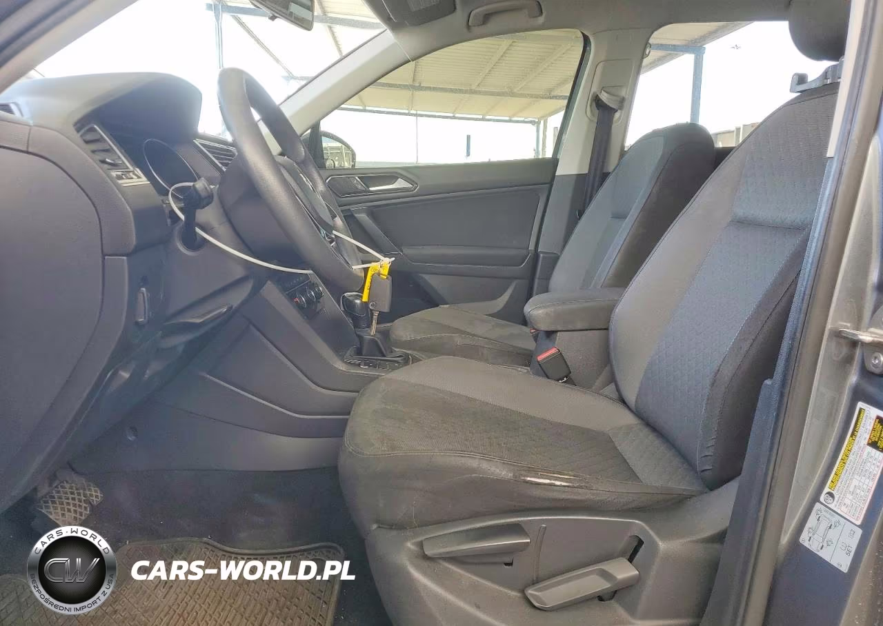 2018 Volkswagen Tiguan S VIN:3VV1B7AX0JM118925 - 7