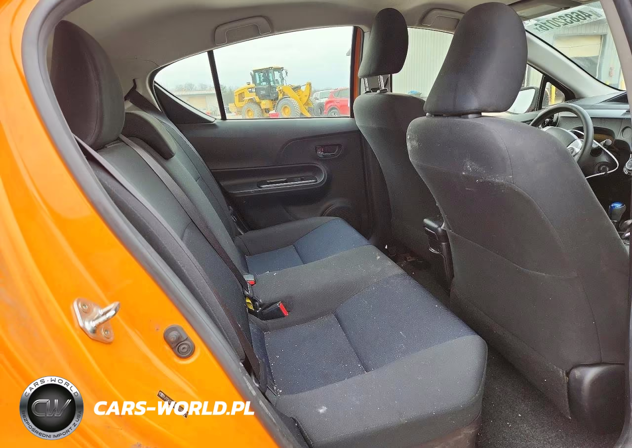 2015 Toyota Prius C Two VIN:JTDKDTB35F1090125 - 10