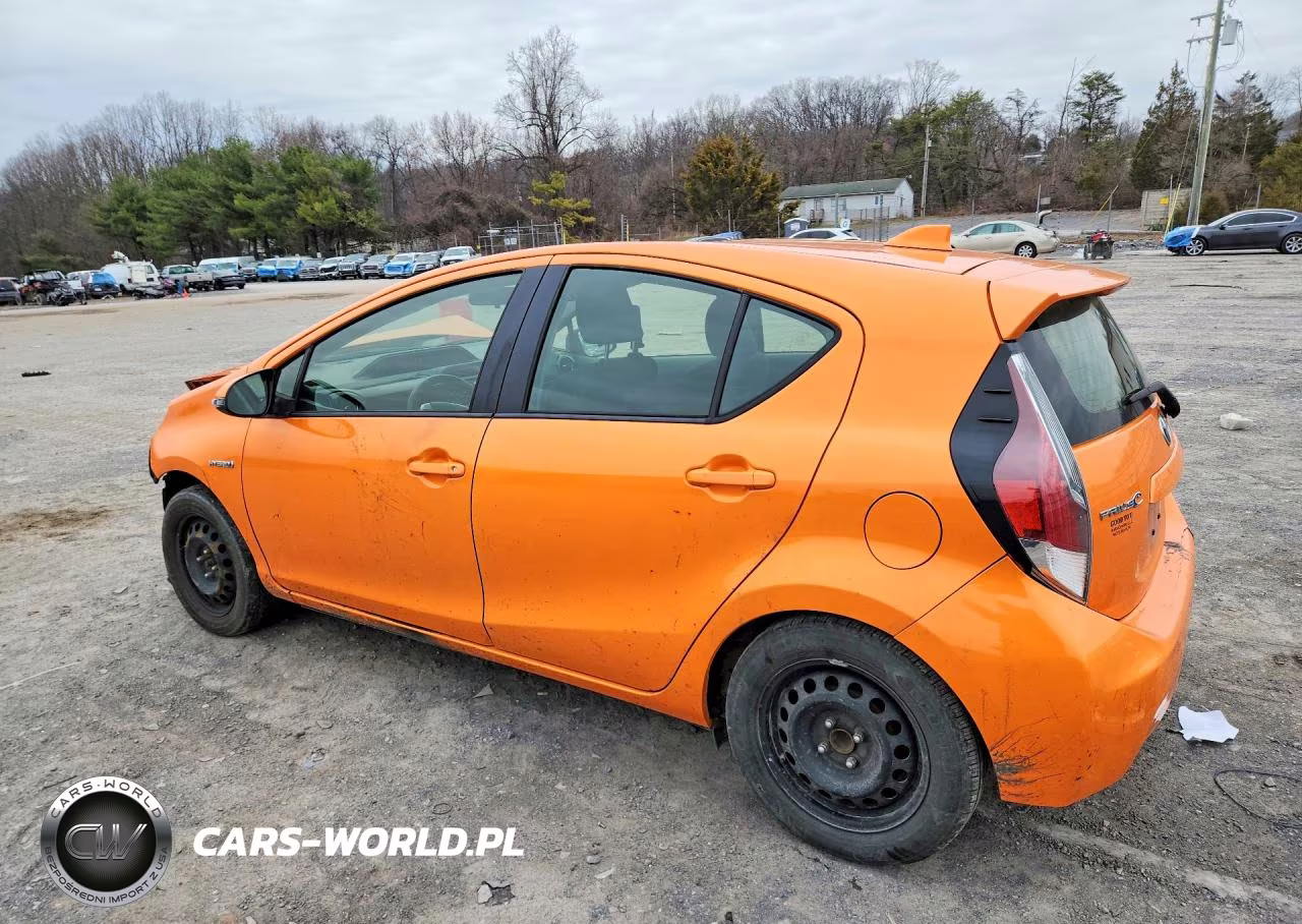 2015 Toyota Prius C Two VIN:JTDKDTB35F1090125 - 2