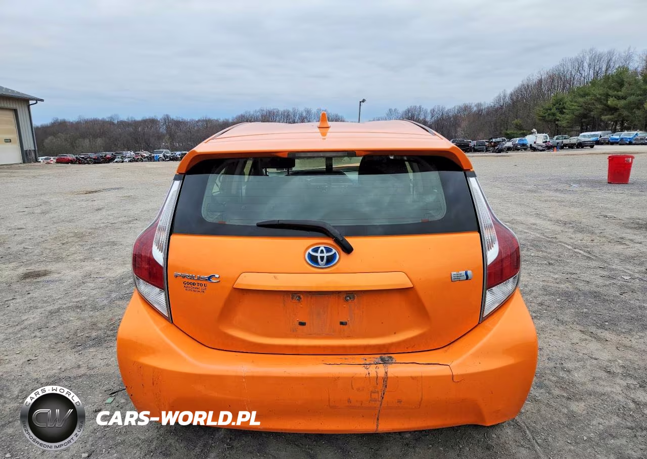 2015 Toyota Prius C Two VIN:JTDKDTB35F1090125 - 6