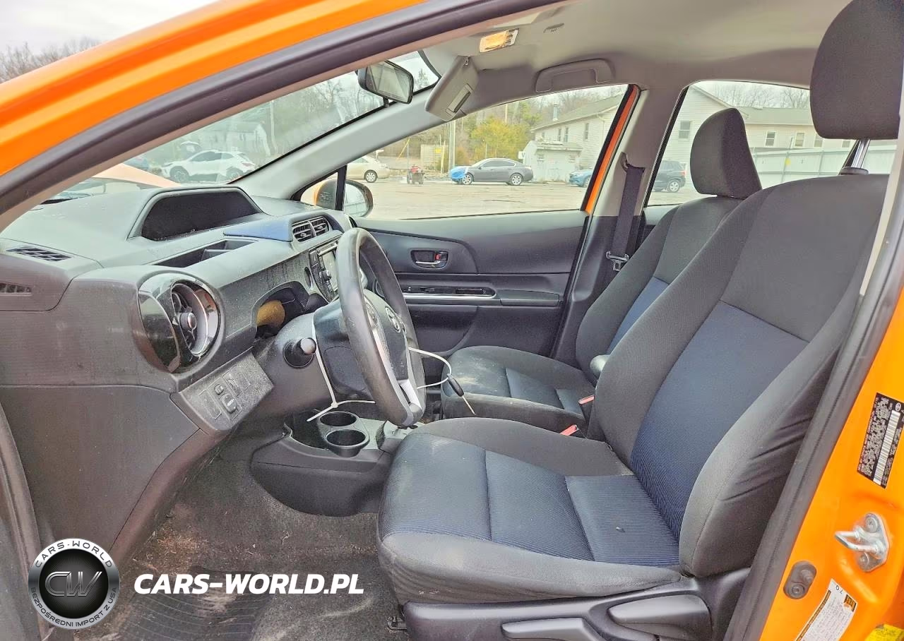 2015 Toyota Prius C Two VIN:JTDKDTB35F1090125 - 7