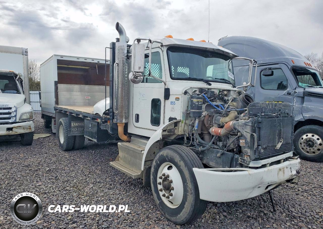 2016 Peterbilt 337 Flatbed Truck