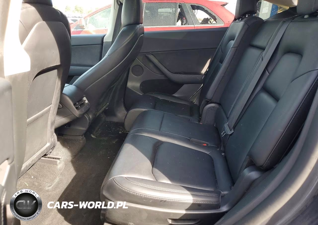 2023 Tesla Model Y VIN:7SAYGAEE9PF594272 - 10