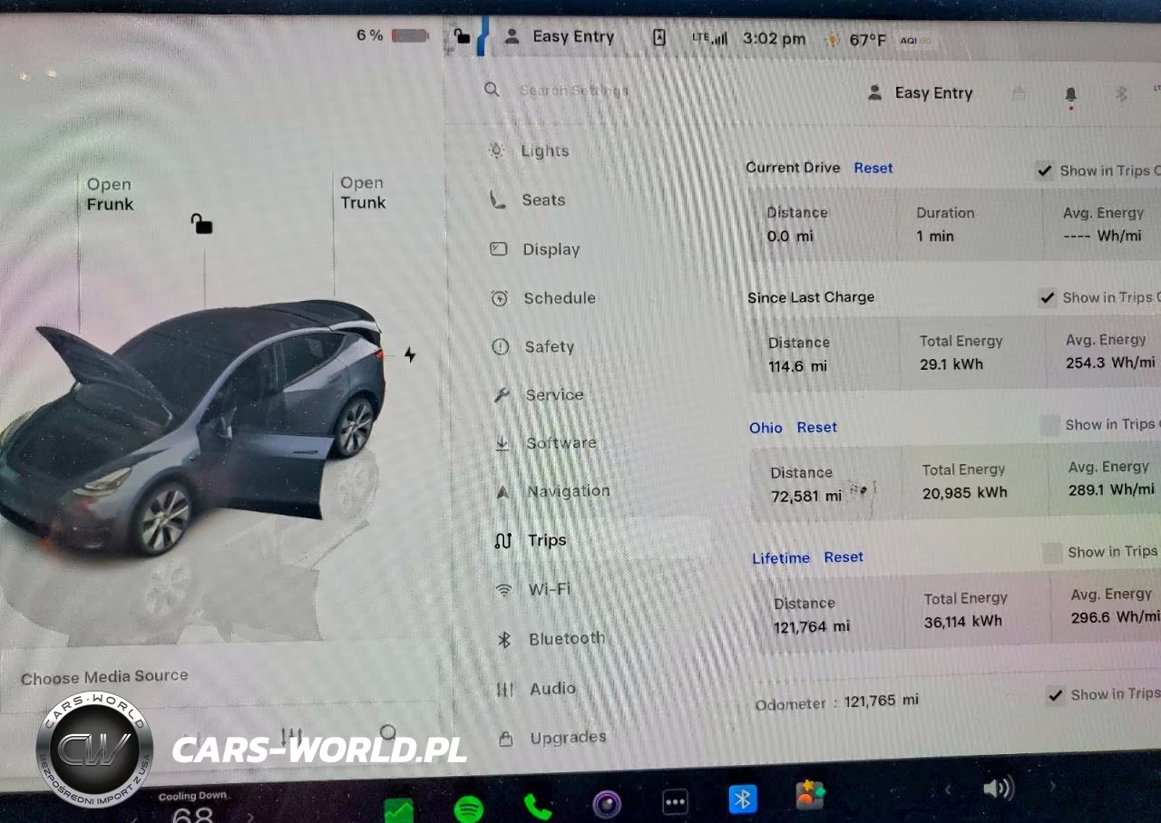 2023 Tesla Model Y VIN:7SAYGAEE9PF594272 - 9