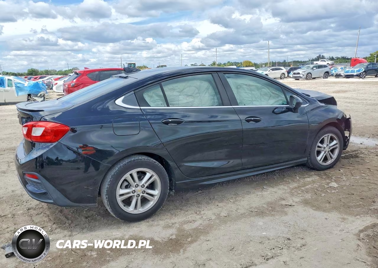 2017 Chevrolet Cruze Lt VIN:1G1BE5SM9H7181375 - 3