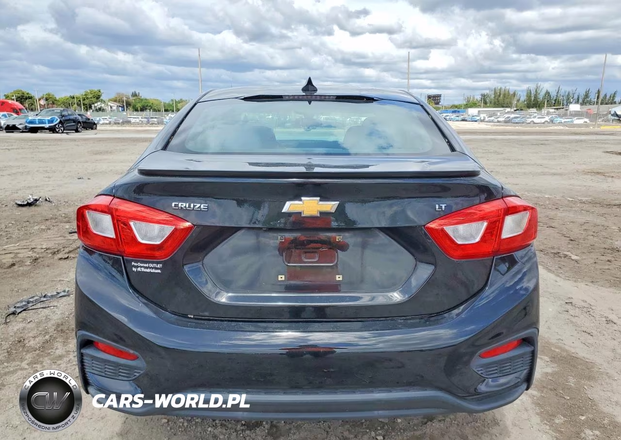 2017 Chevrolet Cruze Lt VIN:1G1BE5SM9H7181375 - 6
