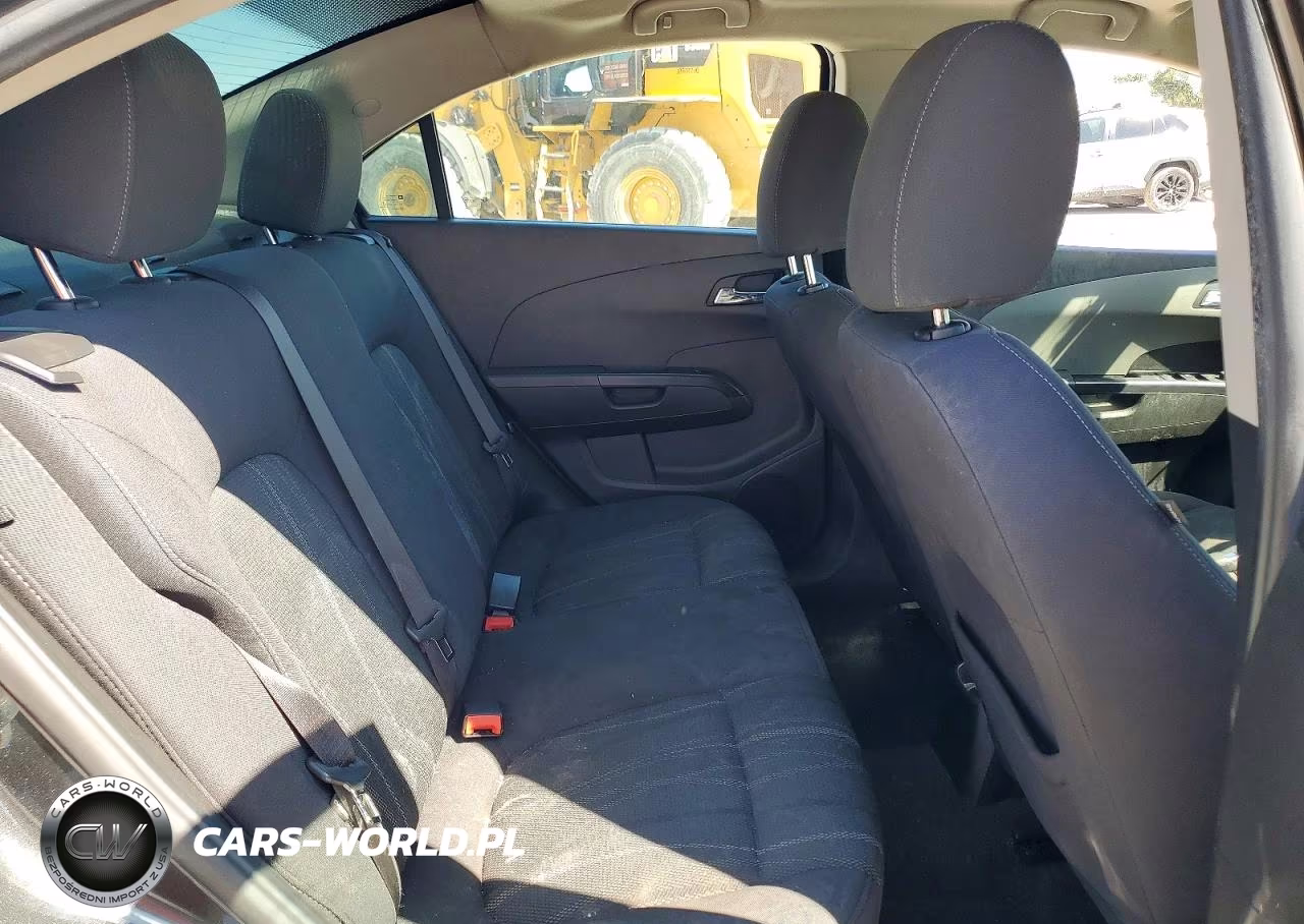 2019 Chevrolet Sonic Lt VIN:1G1JD5SB0K4146259 - 10